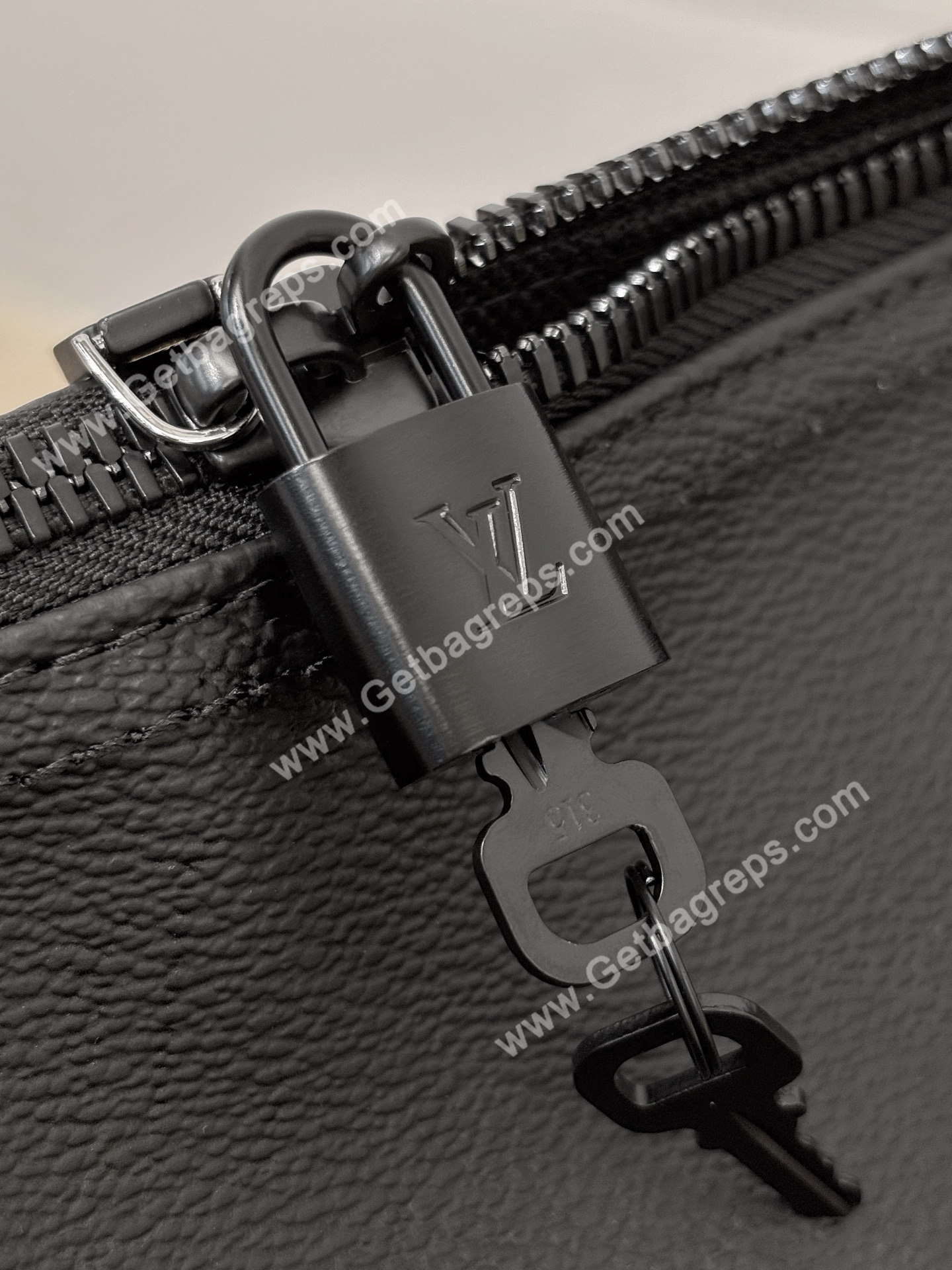 LV M28403 Keepall Bandouliere 50 Black Monogram Midnight