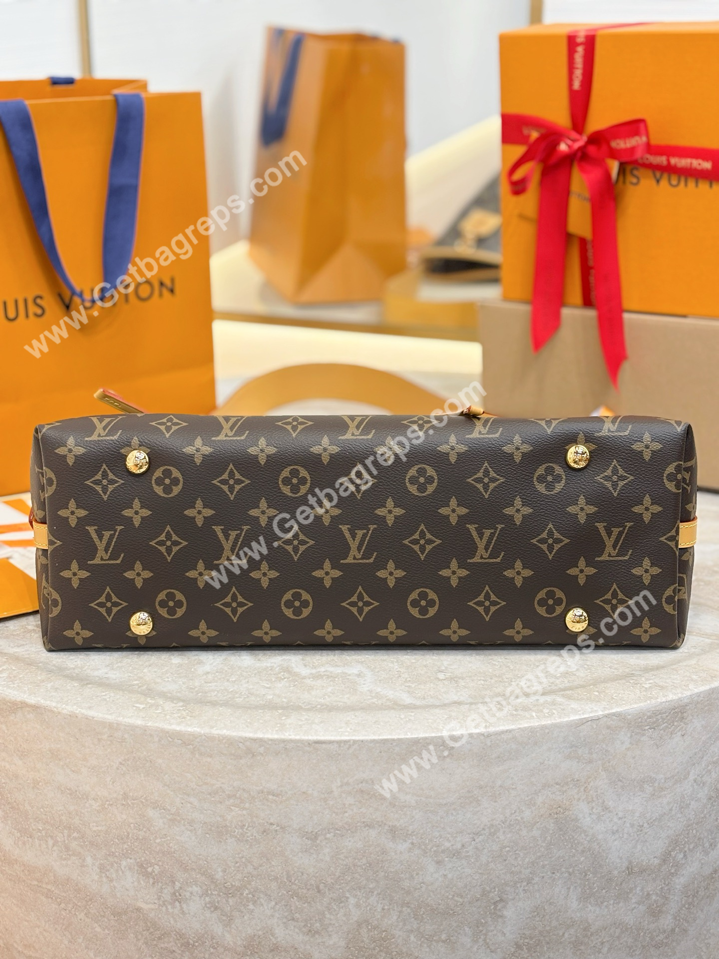 LV M46197 Carryall Monogram Canvas MM Hobo Bag