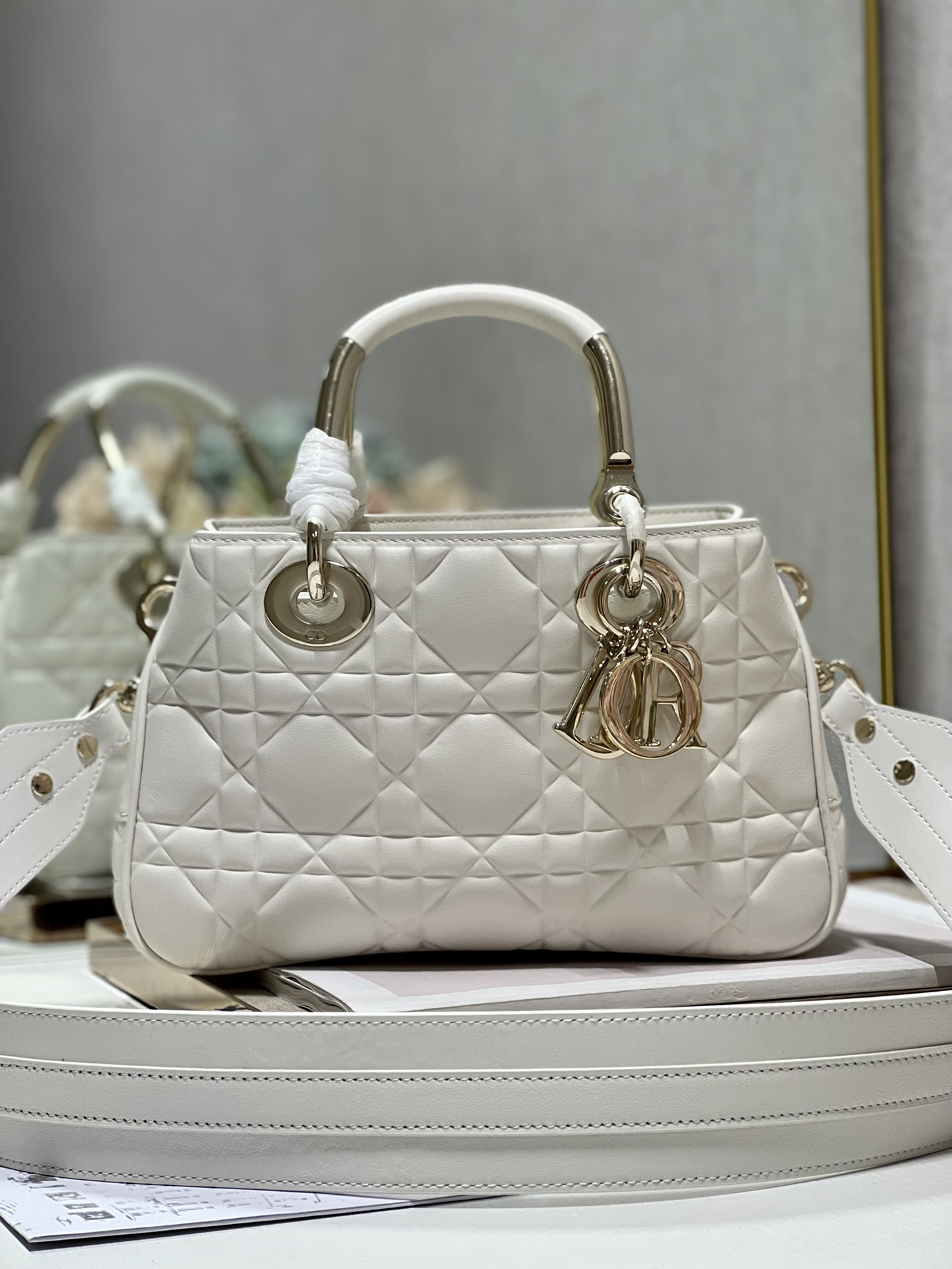 Lady Dior 95.22 Medium White Cannage Lambskin With Gold Hardware 