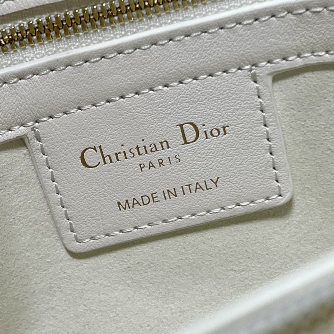 Lady Dior 95.22 Medium White Cannage Lambskin With Gold Hardware 