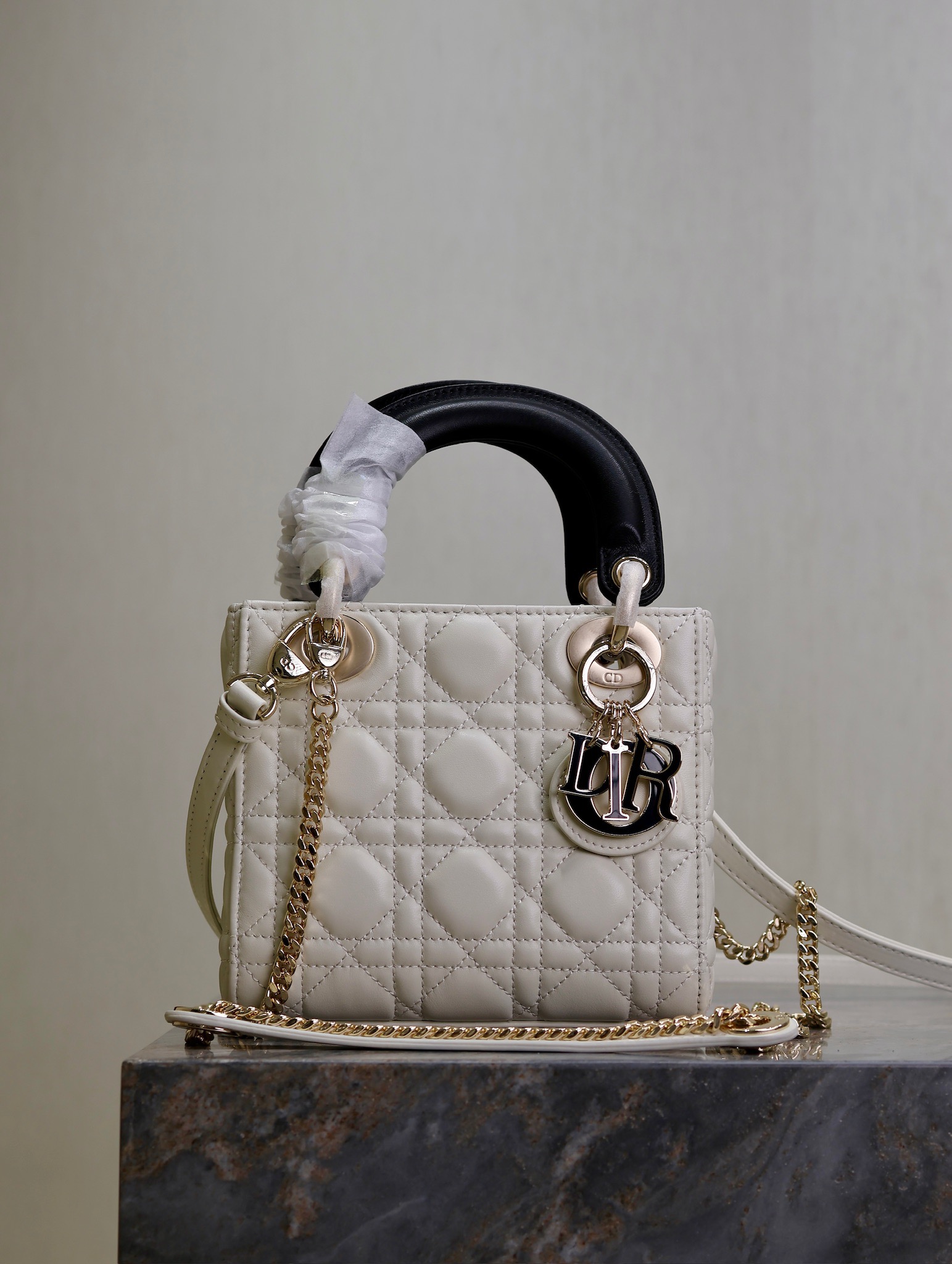 Lady Dior White and Black 4 Different size