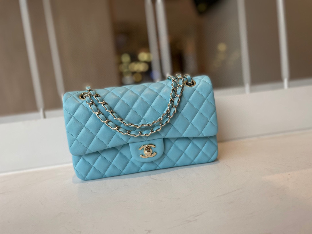 Limited Edition Chanel Classic Flap 17CM 20Cm 25CM Sheepskin Shoulder Bag With Light Gold High End Light Blue