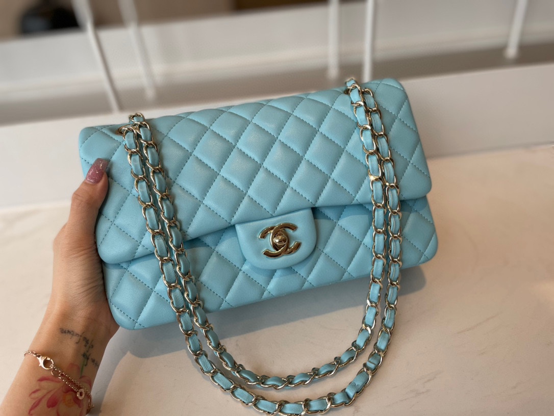 Limited Edition Chanel Classic Flap 17CM 20Cm 25CM Sheepskin Shoulder Bag With Light Gold High End Light Blue