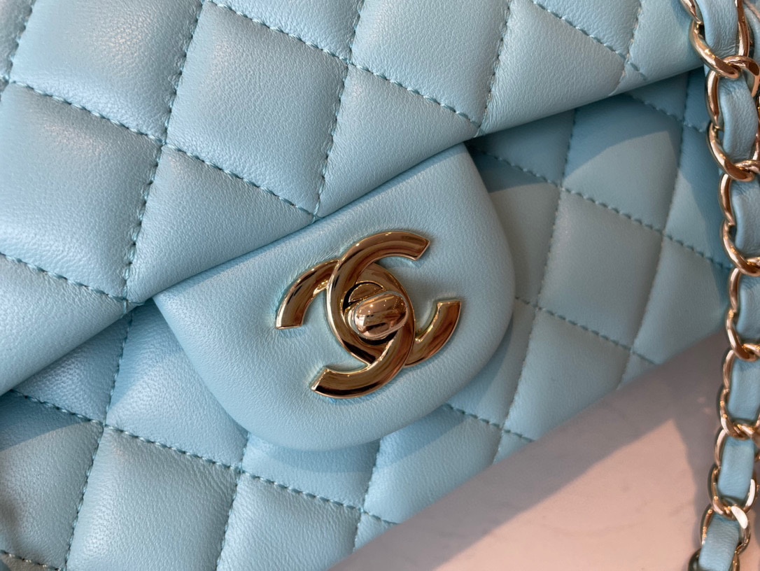 Limited Edition Chanel Classic Flap 17CM 20Cm 25CM Sheepskin Shoulder Bag With Light Gold High End Light Blue