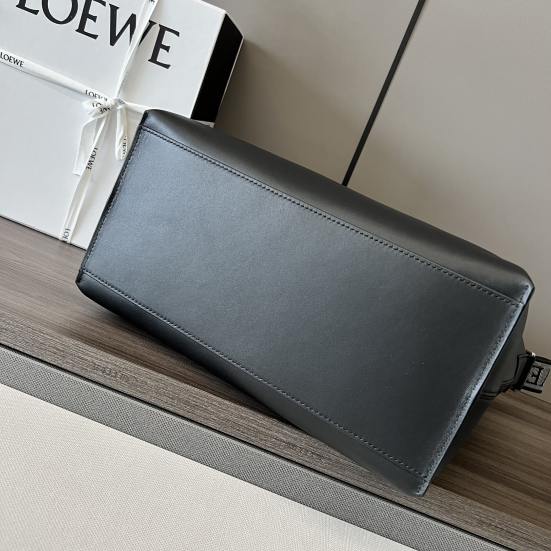 Loewe Cubi Crossbody bag in Supple Smooth Calfskin and Jacquard Black