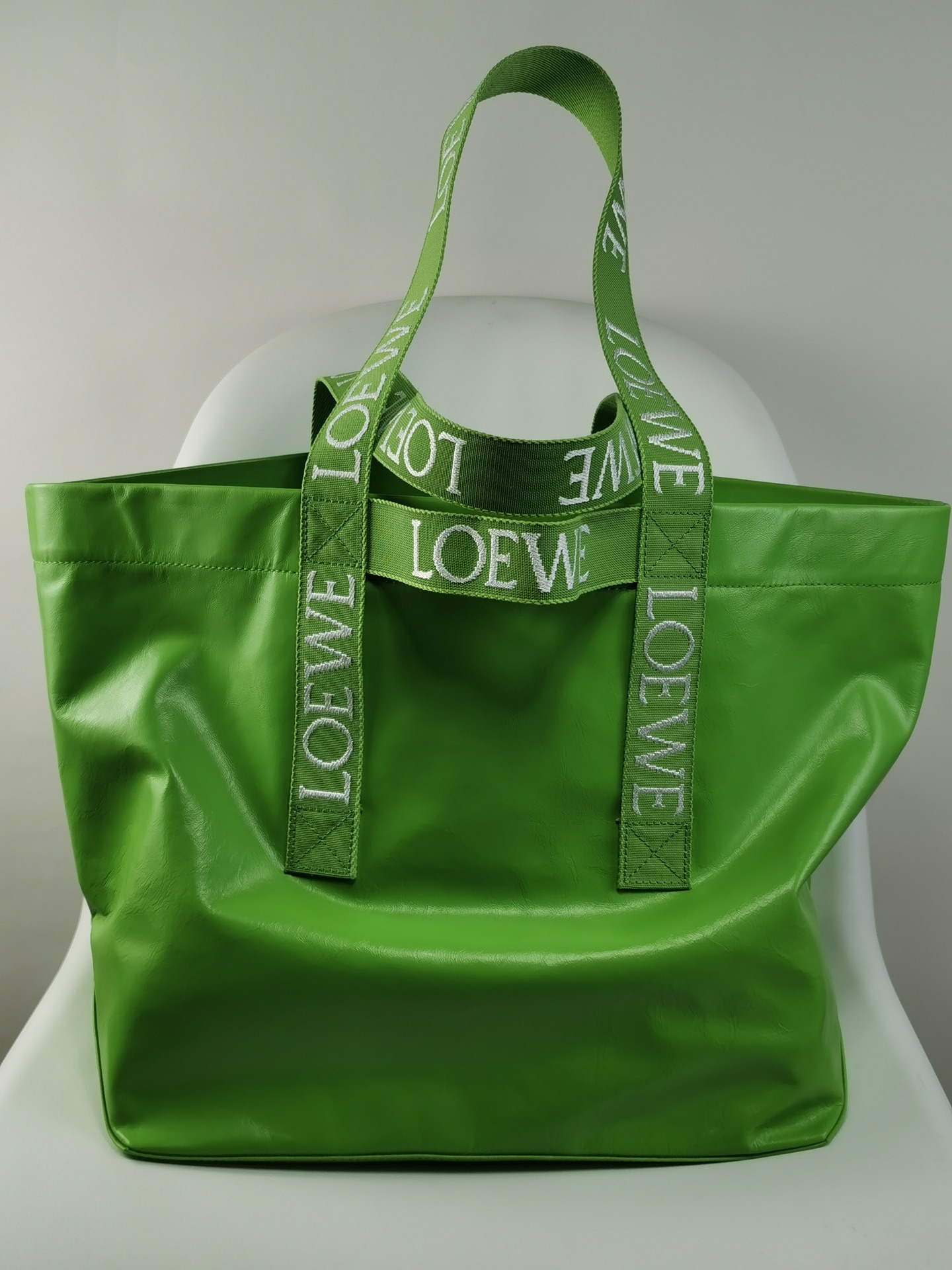 Loewe Fold Shopper in Paper Calfskin Green