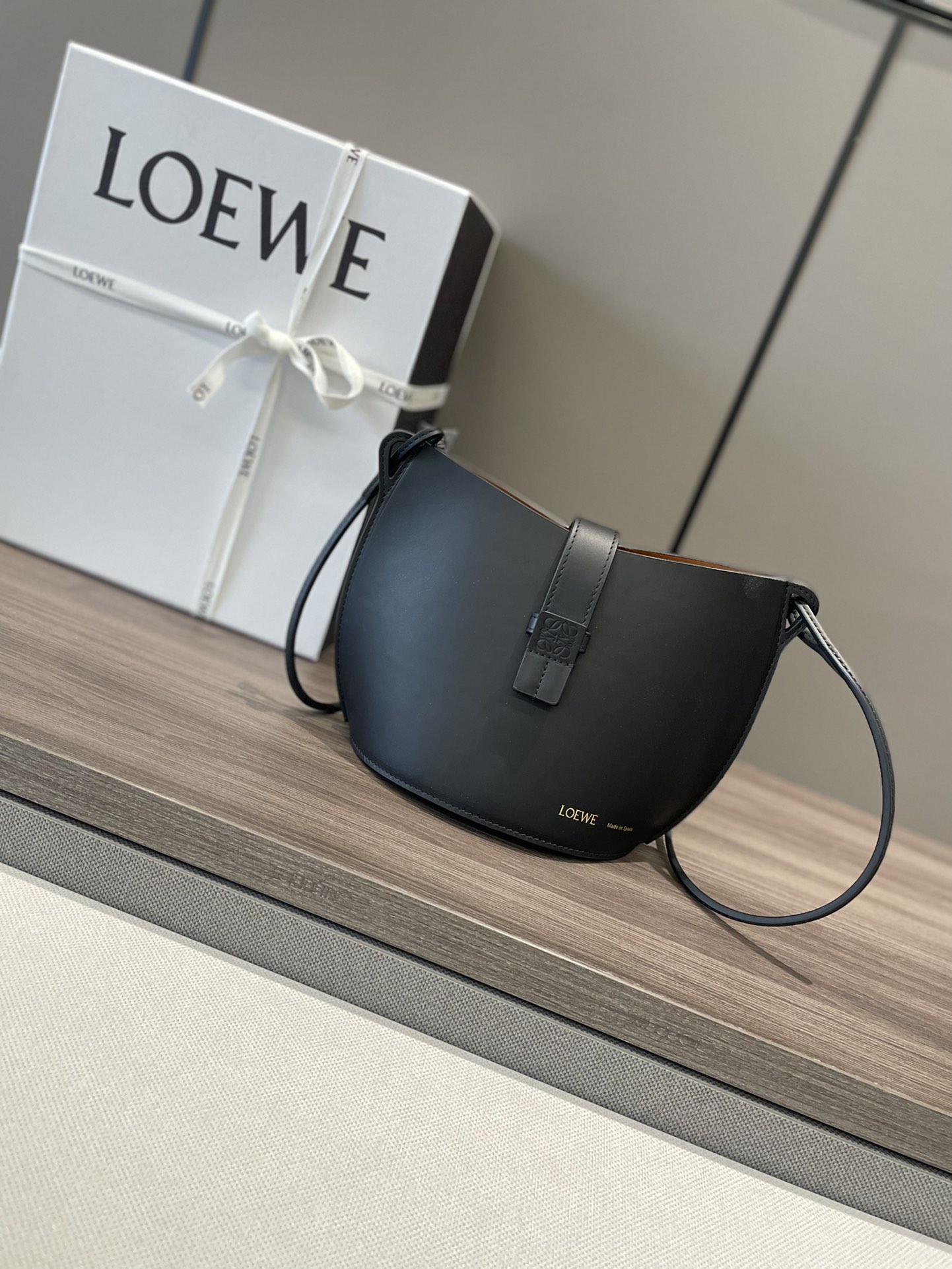 Loewe Moulded Bucket bag in Calfskin Black