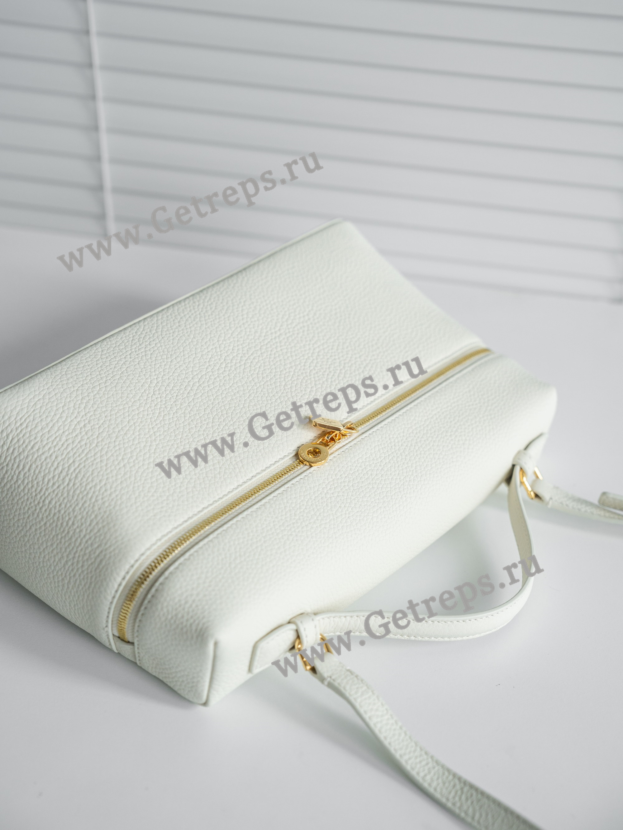 Loro Piana Extra Bag L27 Calfskin-12