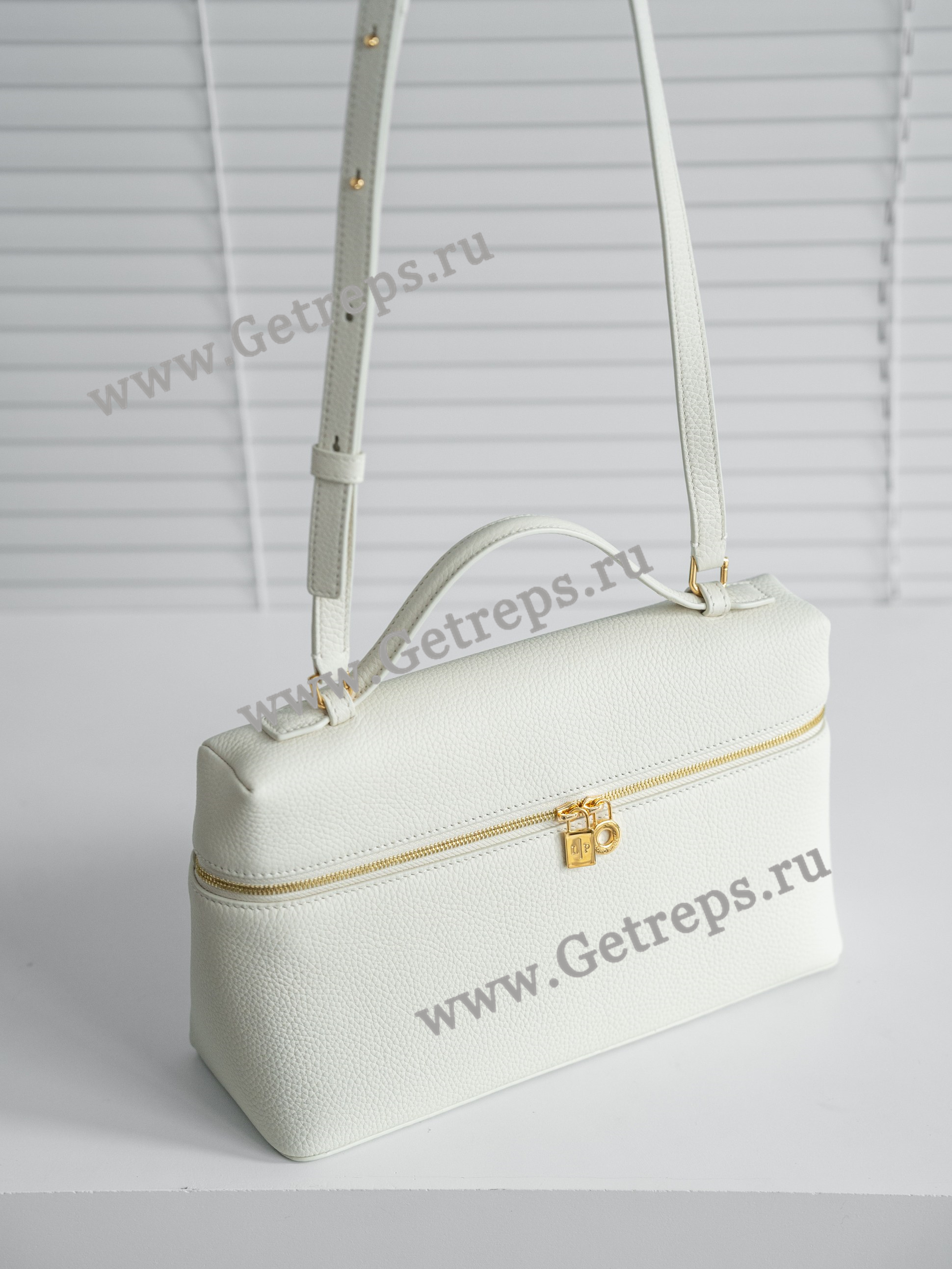 Loro Piana Extra Bag L27 Calfskin-12