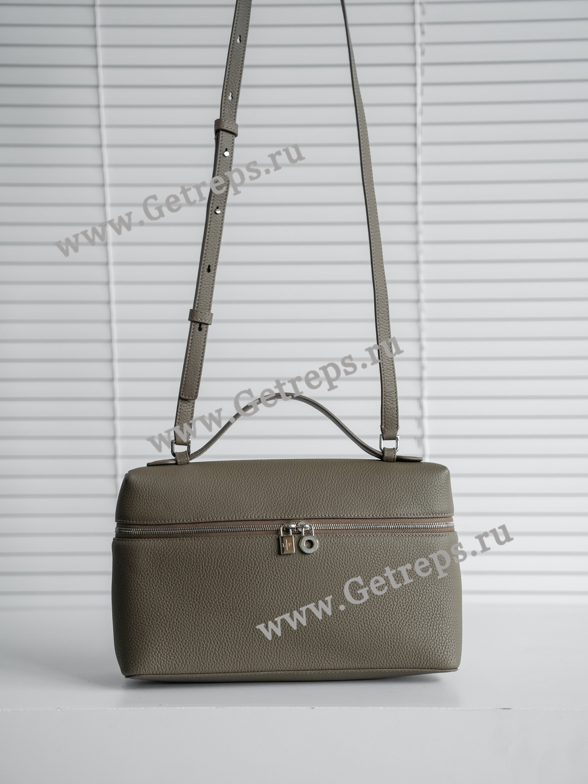 Loro Piana Extra Bag L27 Calfskin-6