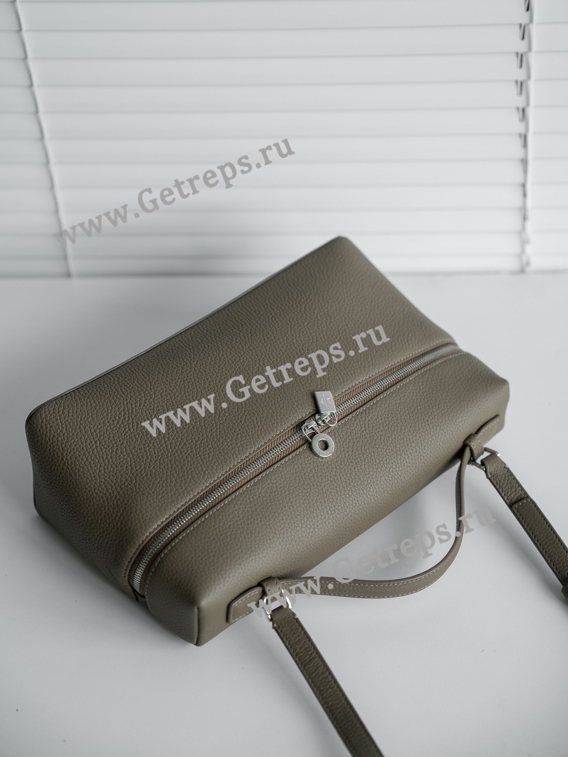 Loro Piana Extra Bag L27 Calfskin-6