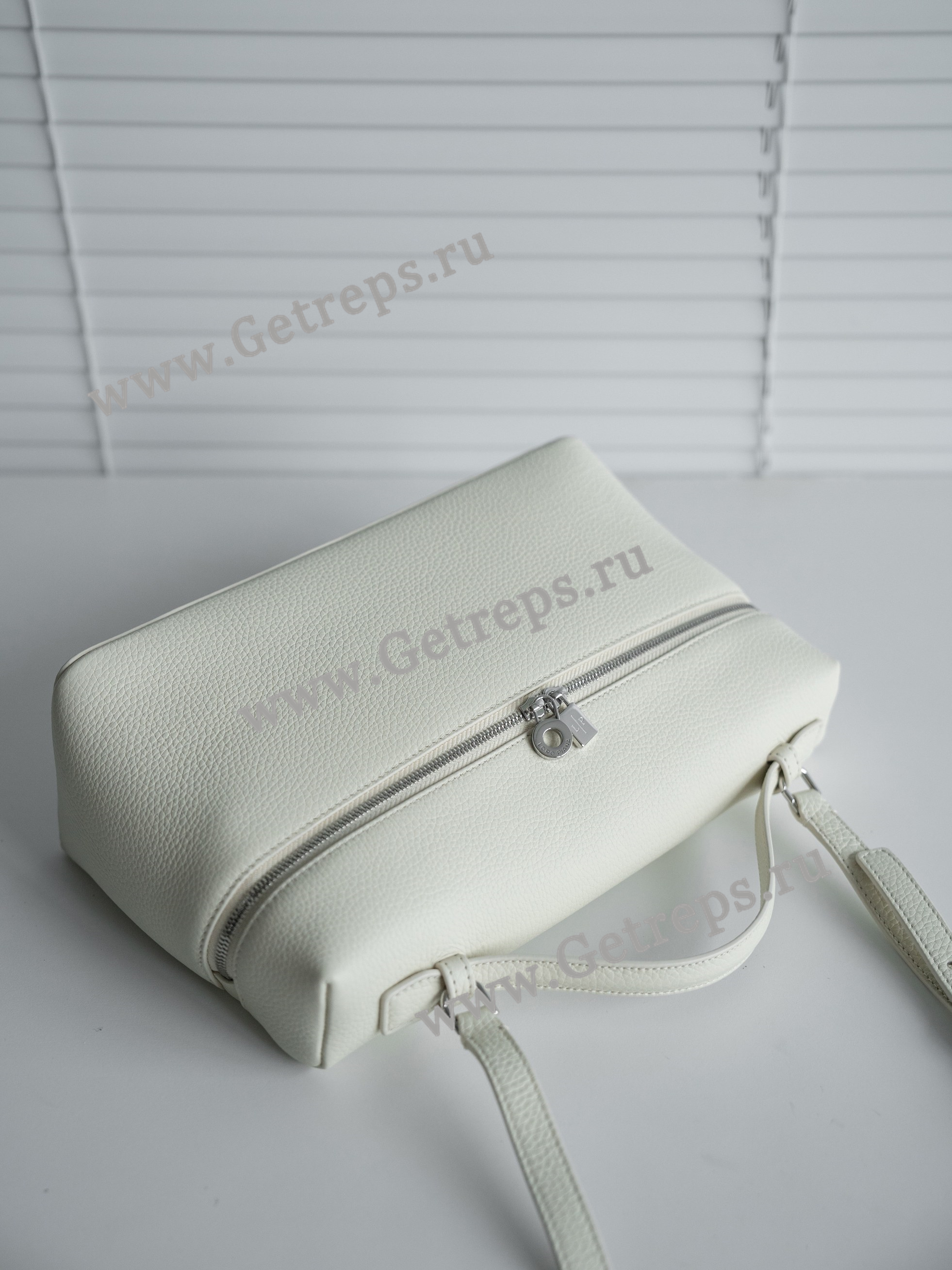 Loro Piana Extra Bag L27 Calfskin-8
