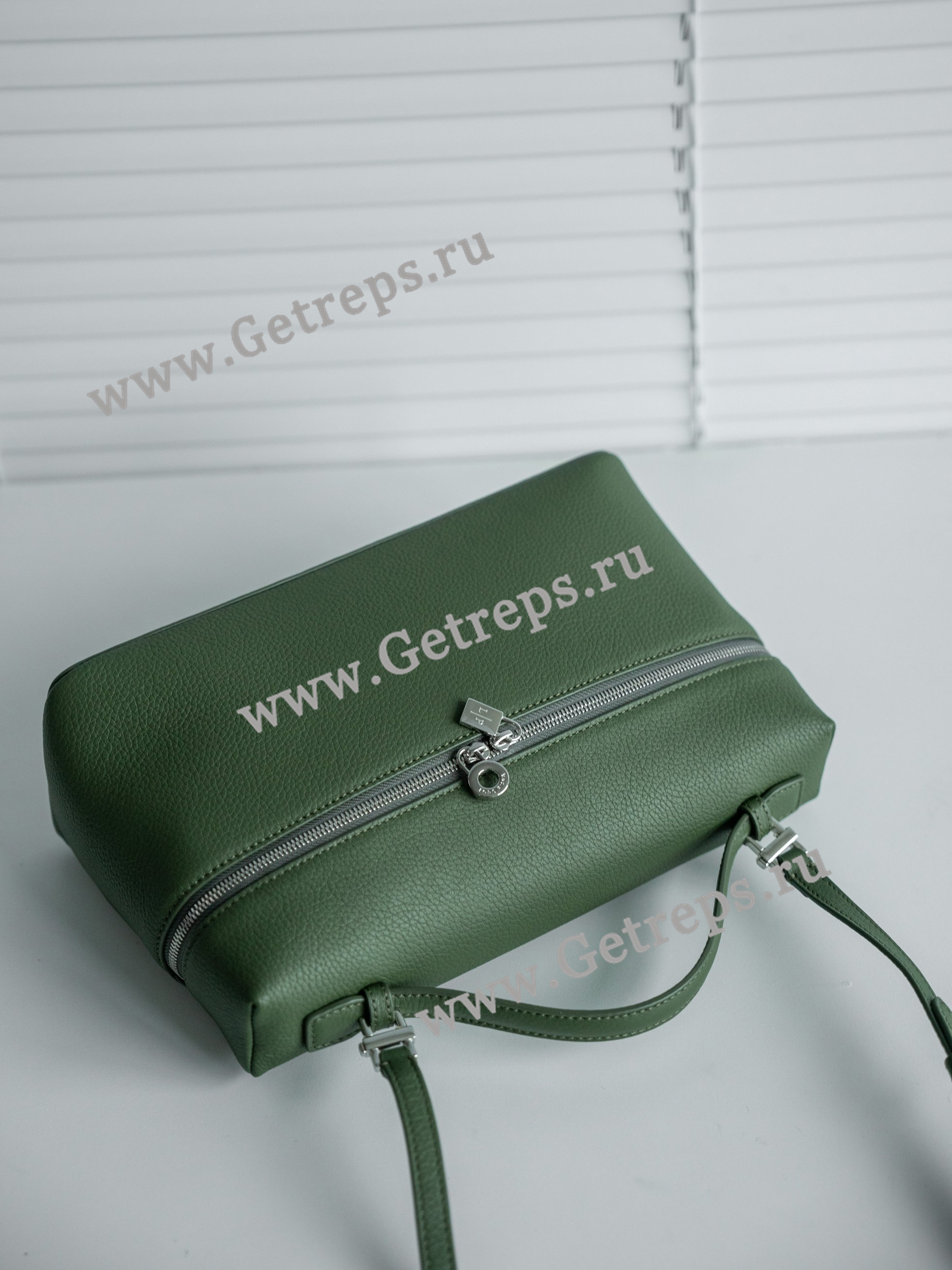 Loro Piana Extra Bag L27 Calfskin-9