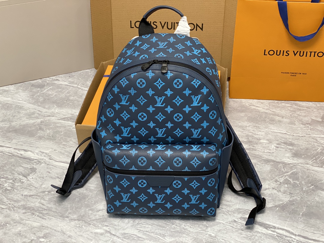 Louis Vuitto M46557 Discovery Backpack Calf Leather Blue