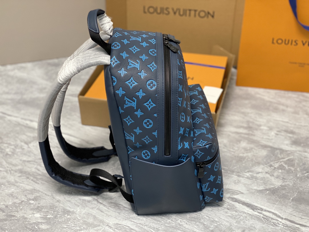 Louis Vuitto M46557 Discovery Backpack Calf Leather Blue