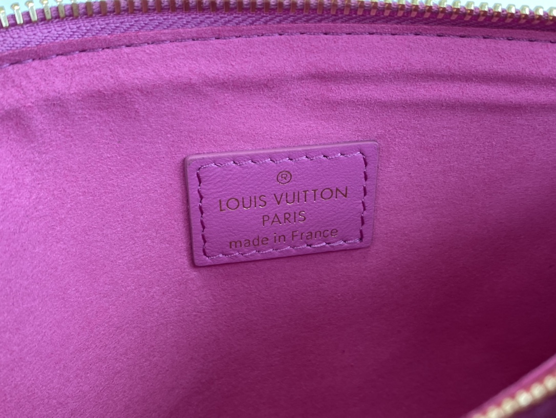 Louis Vuitton COUSSIN BB Handbag Monogram-embossed puffy lambskin Orchidee Purple M59396