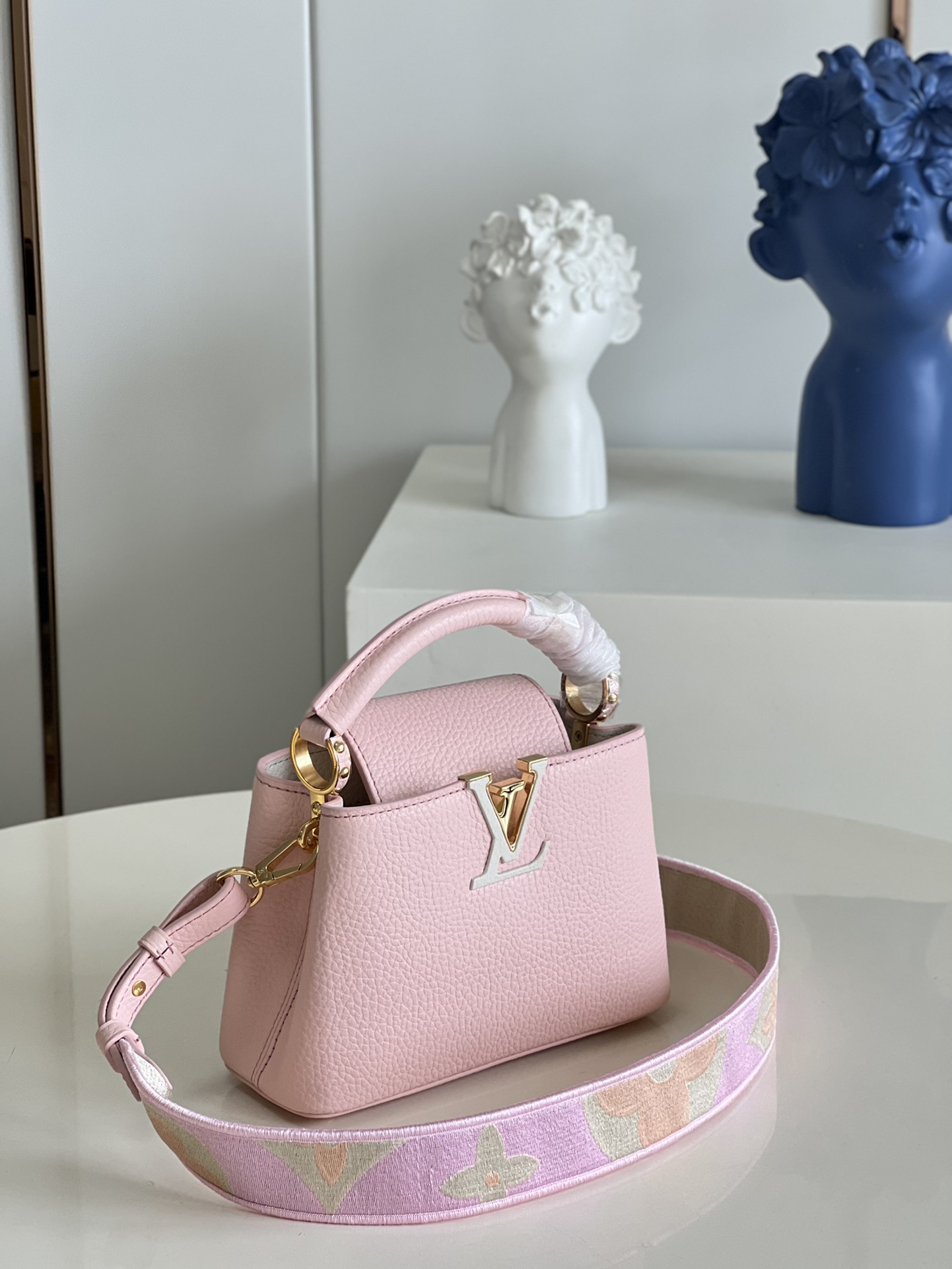 Louis Vuitton Capucines Mini Handbag  Taurillon Leather Pink M59597