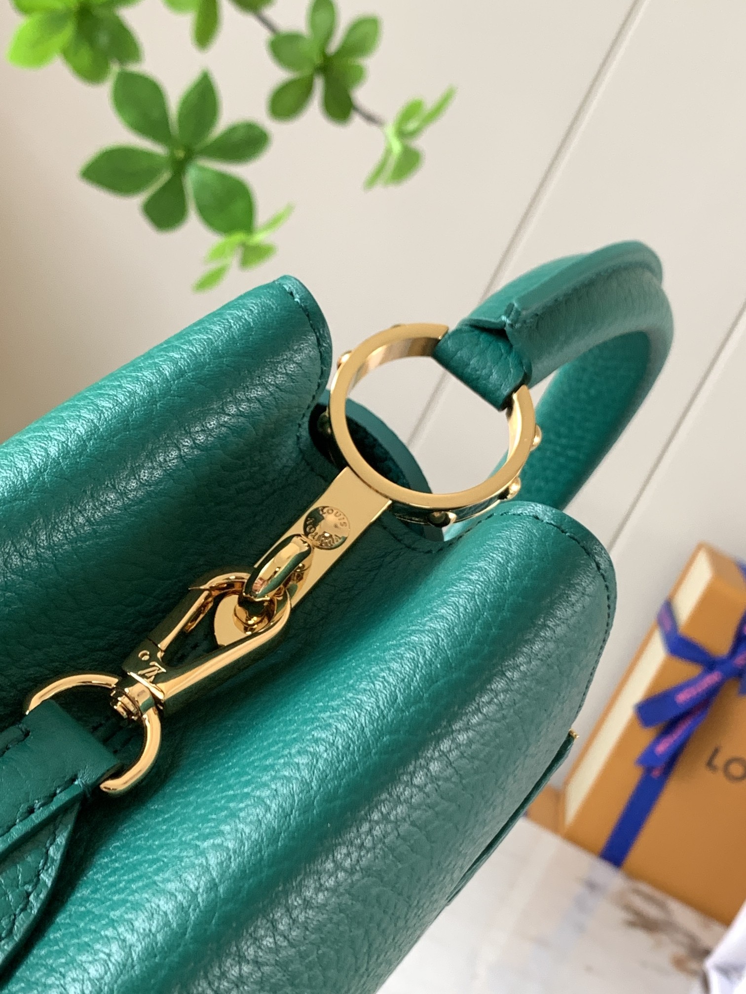 Louis Vuitton Capucines bbHandbag Taurillon Leather Green