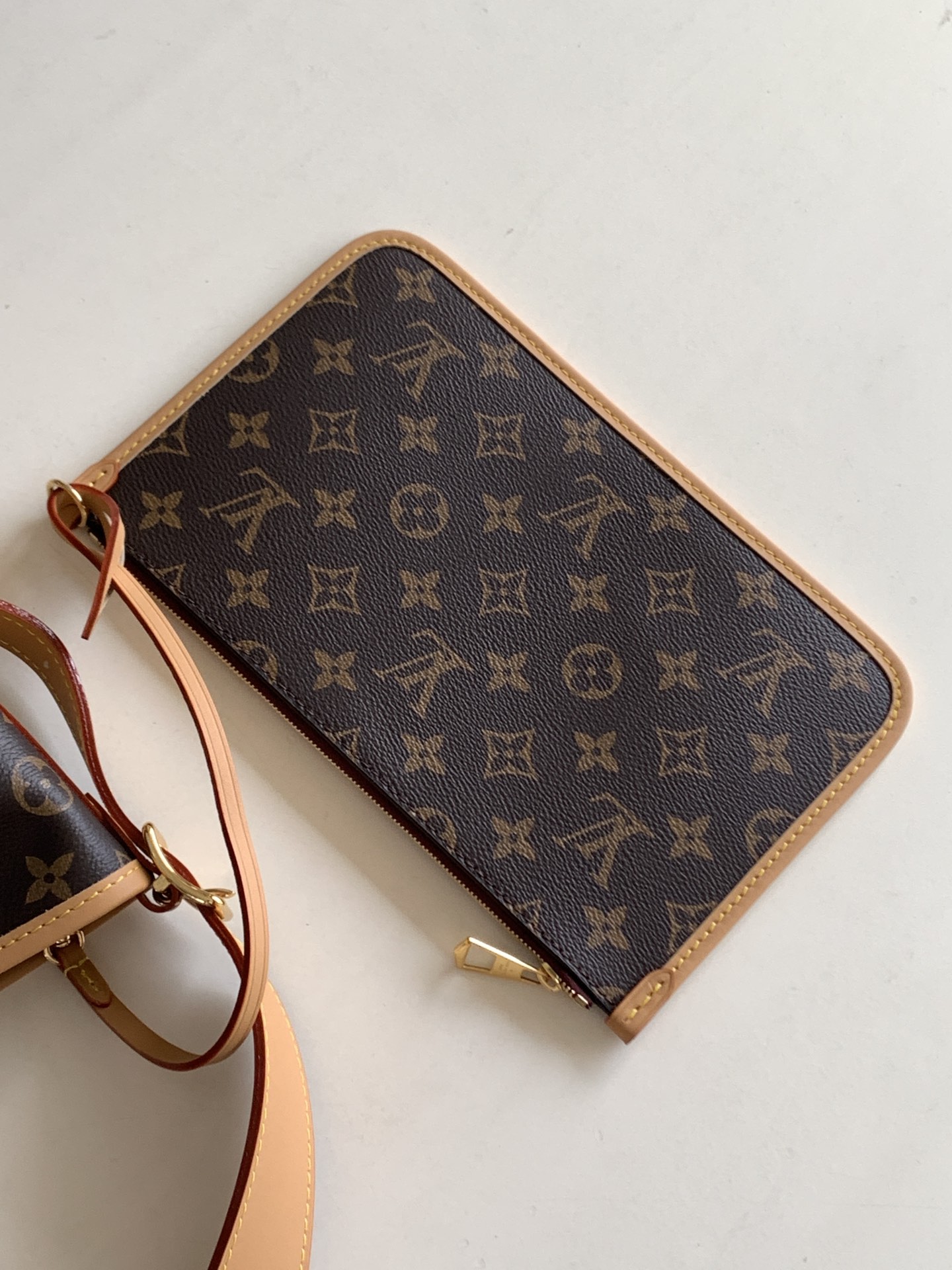 Louis Vuitton CarryAll MM Bag Monogram Canvas M46197