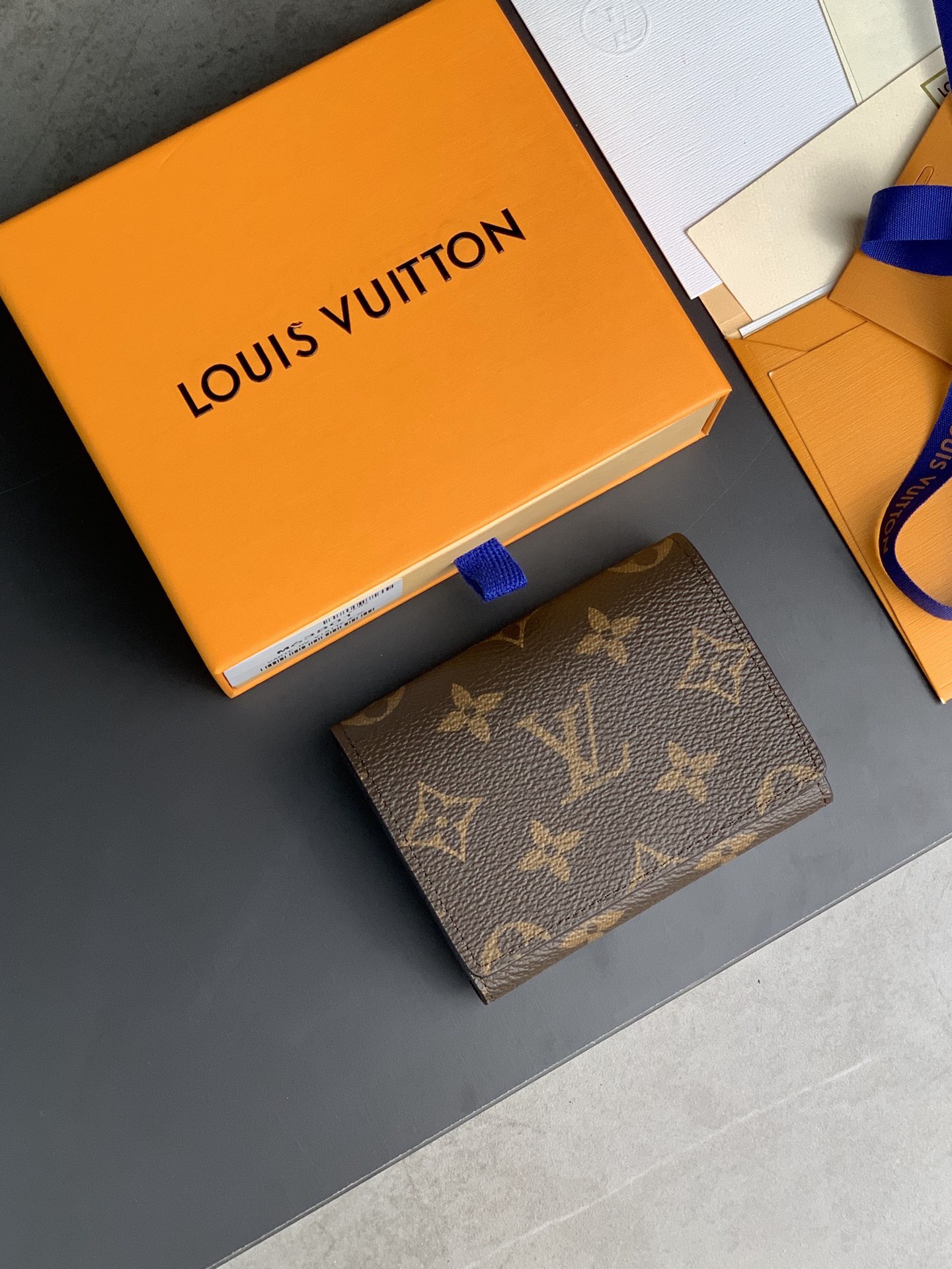 Louis Vuitton Enveloppe Carte de visite More Colors