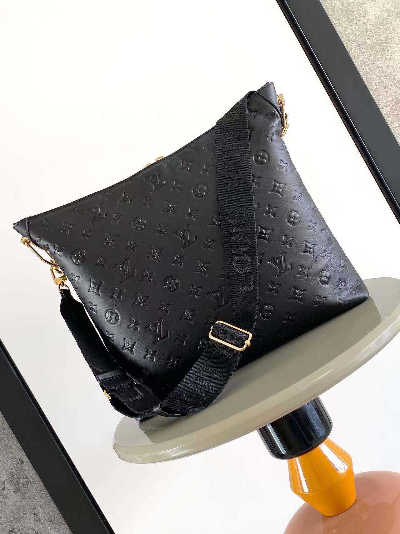 Louis Vuitton M12068 Coussin Hobo MM Calf Leather Black