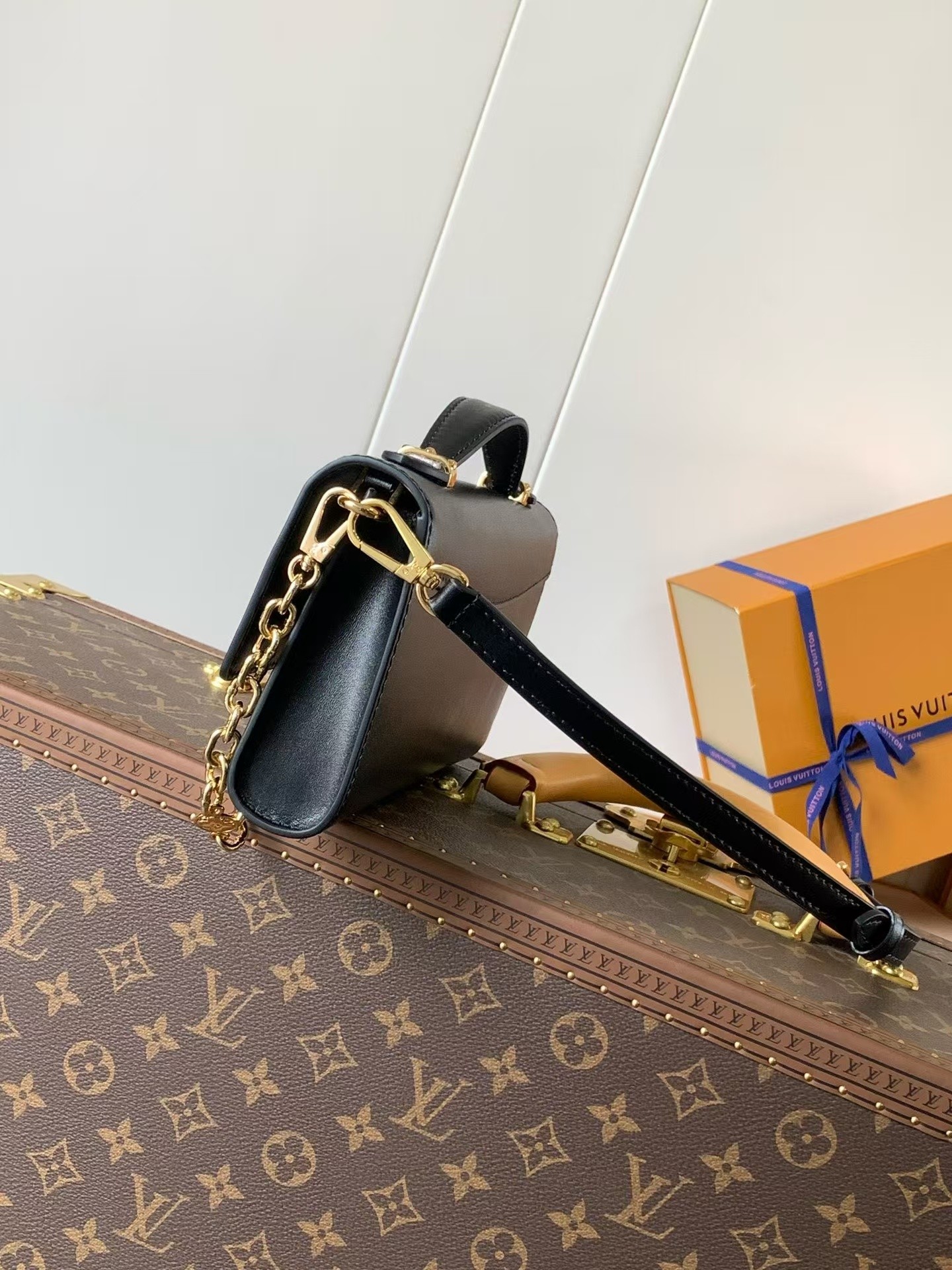 Louis Vuitton M12405 Wallet On Chain Capucines Calf Leather Black