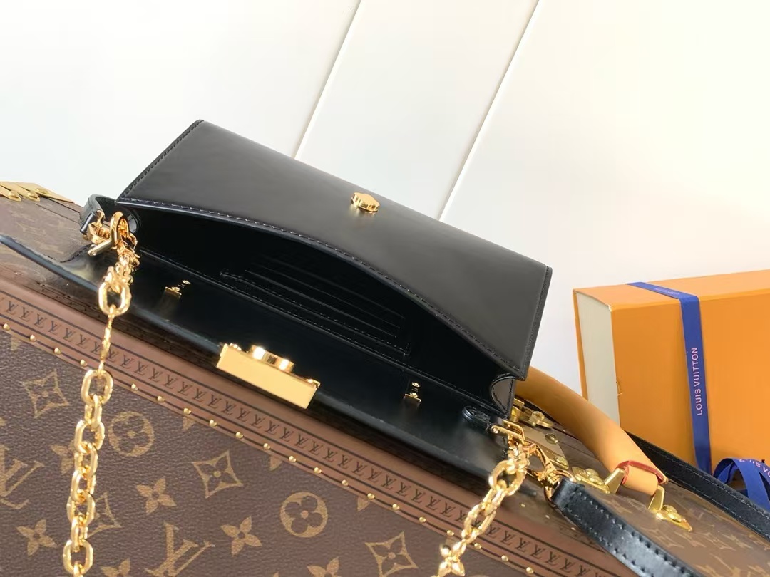 Louis Vuitton M12405 Wallet On Chain Capucines Calf Leather Black