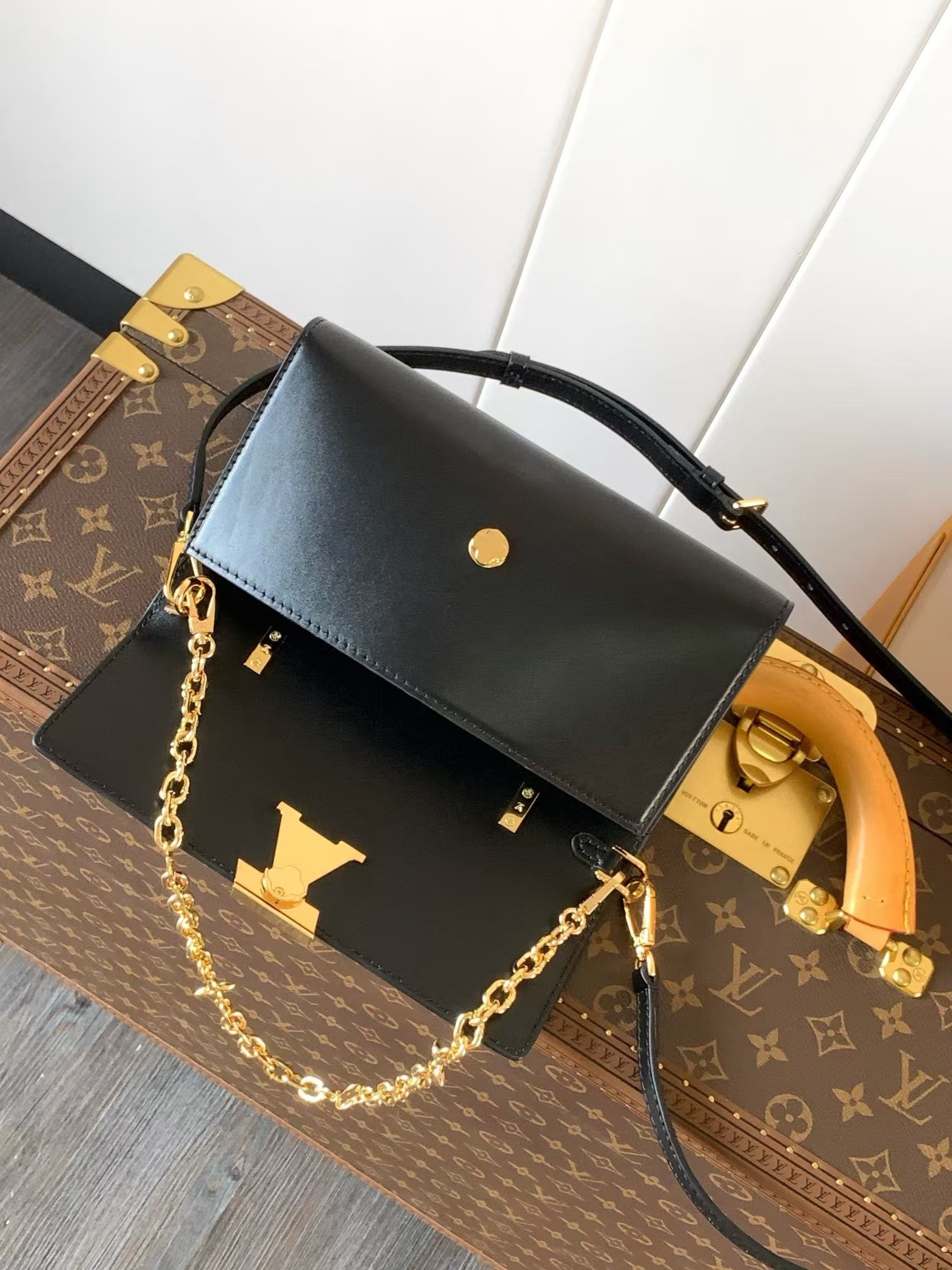 Louis Vuitton M12405 Wallet On Chain Capucines Calf Leather Black