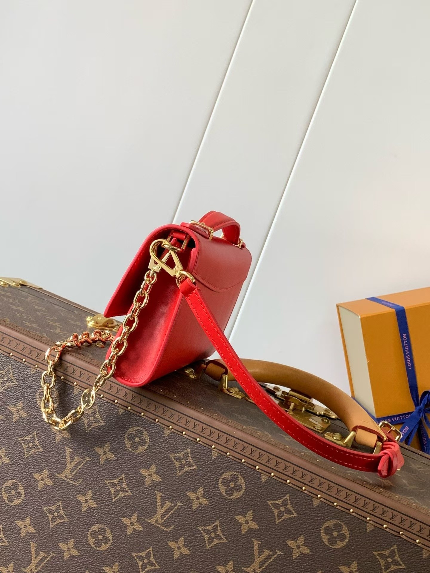 Louis Vuitton M12405 Wallet On Chain Capucines Calf Leather Red