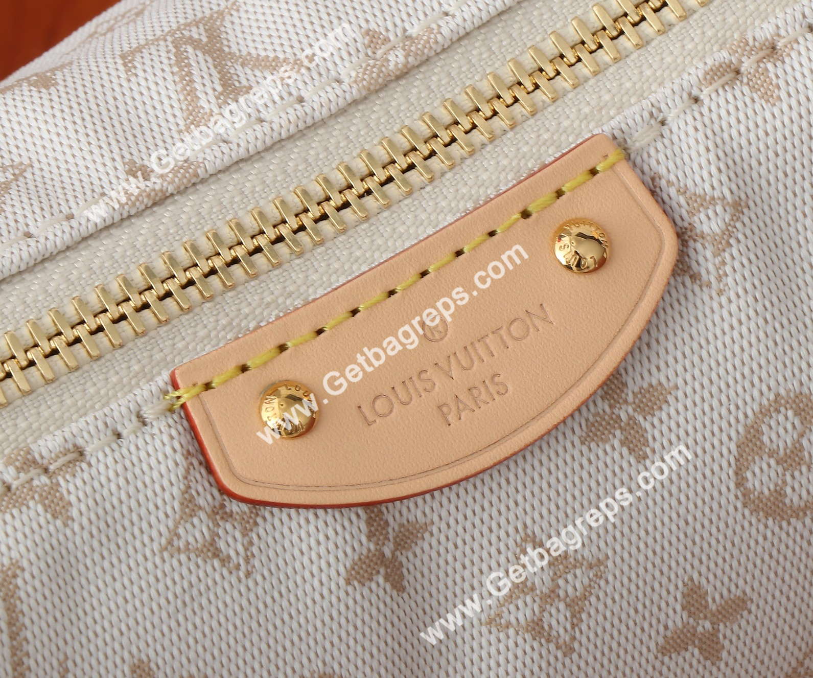 Louis Vuitton M12433 Hills Pochette Mastic