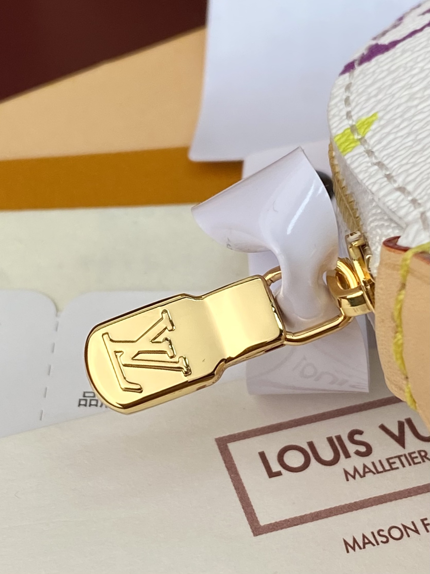 Louis Vuitton M12820 POCHETTE COSMETIQUE PM White