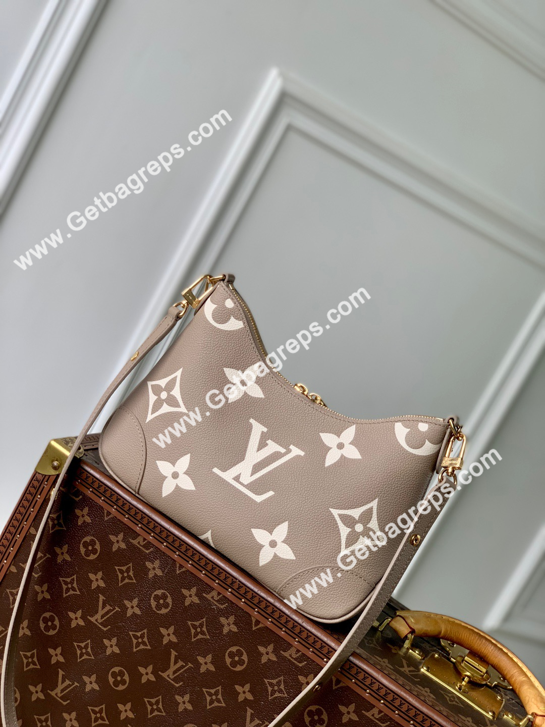 Louis Vuitton M13224 Boulogne PM Embossed Grained Cowhide Leather Dove Gray and Cream