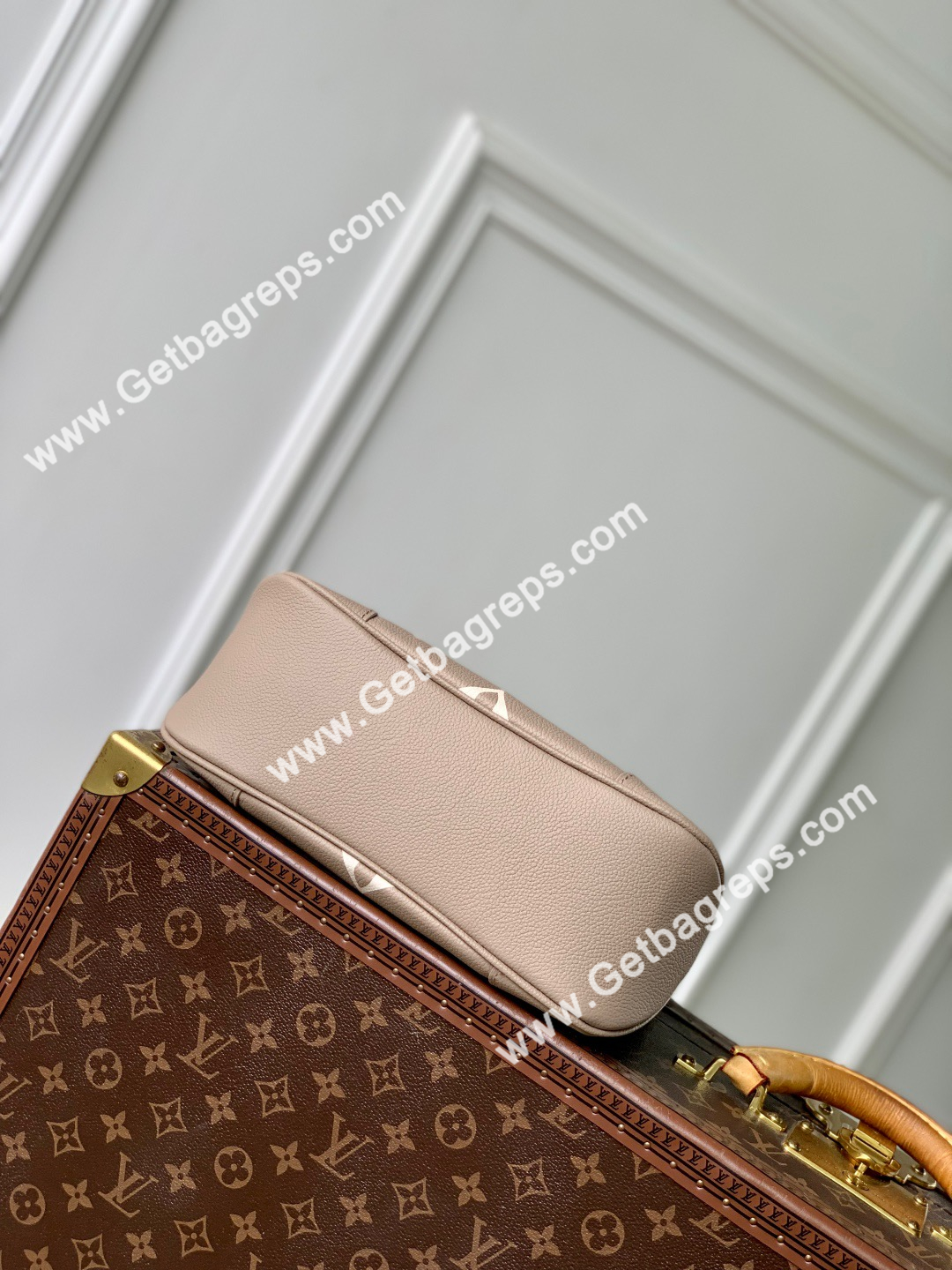 Louis Vuitton M13224 Boulogne PM Embossed Grained Cowhide Leather Dove Gray and Cream