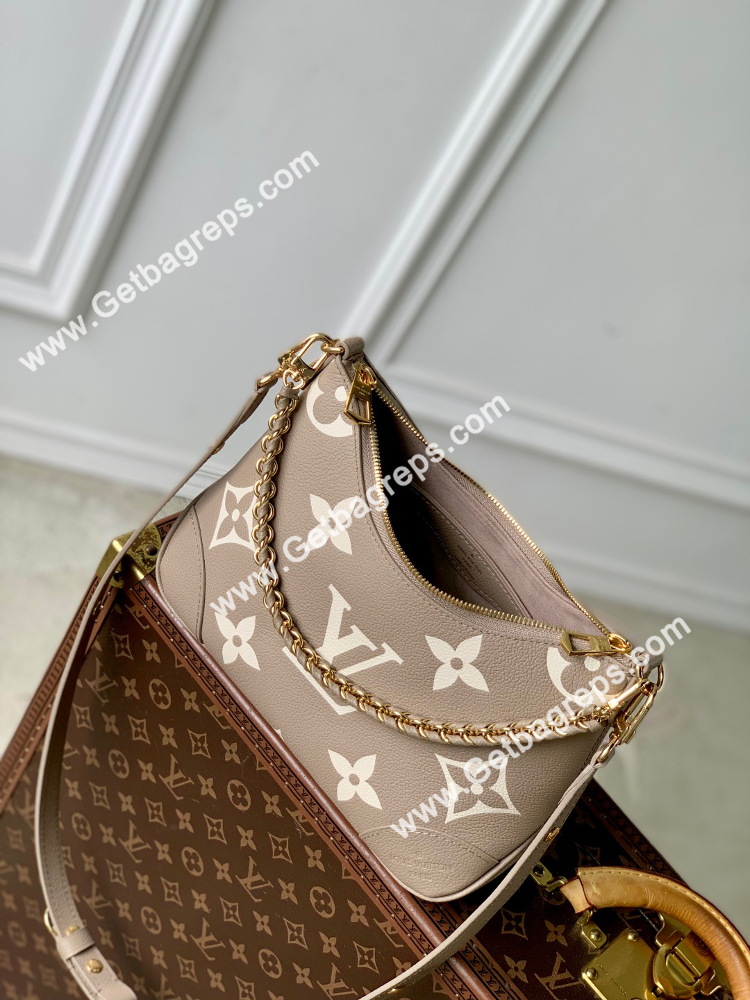 Louis Vuitton M13224 Boulogne PM Embossed Grained Cowhide Leather Dove Gray and Cream