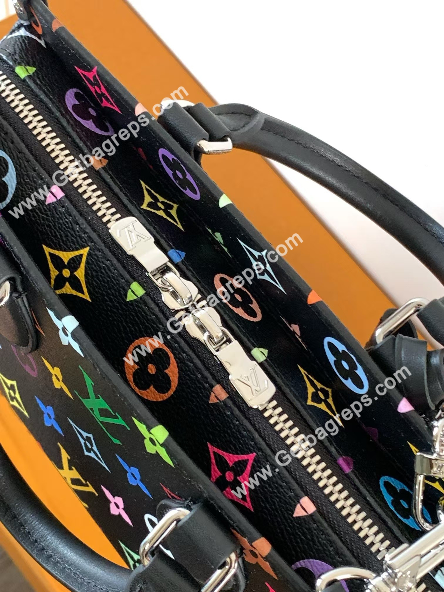 Louis Vuitton M13260 LV x TM OnTheGo East West Chain Multicolored