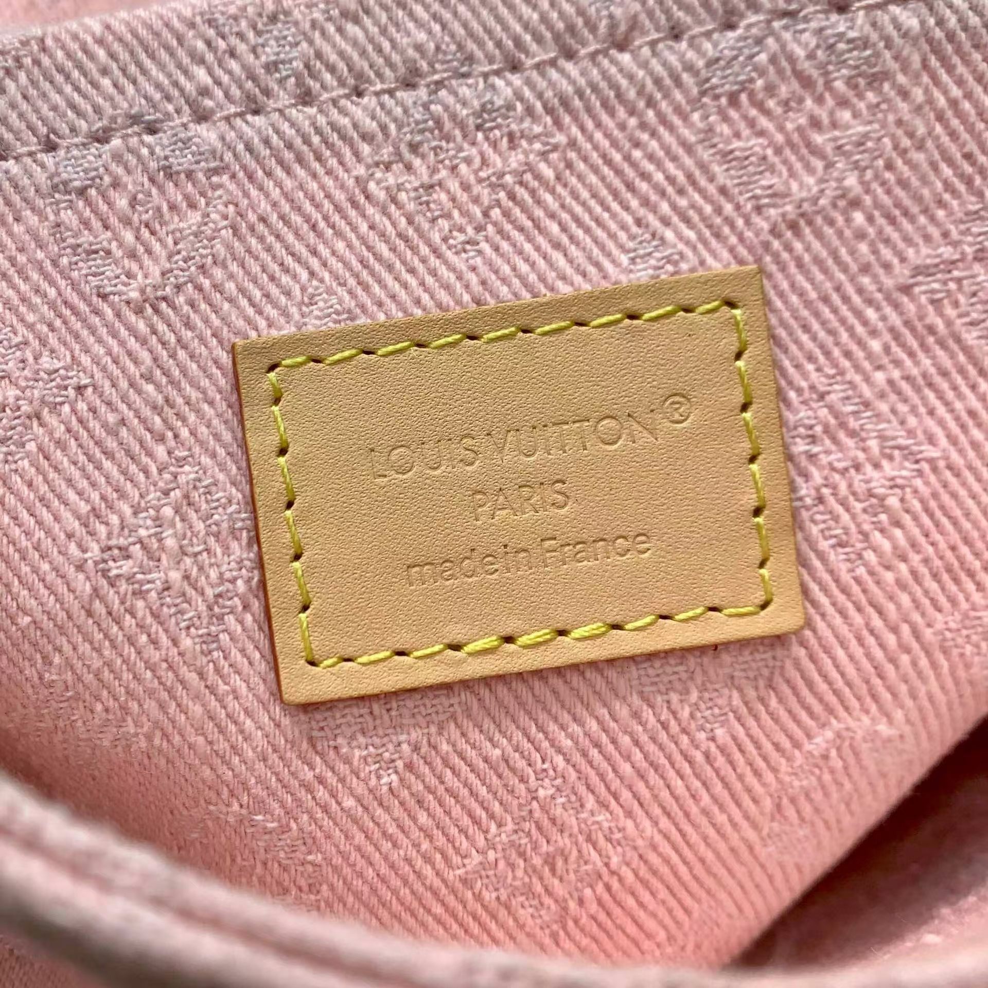 Louis Vuitton M13347 Sunset Washed Pink