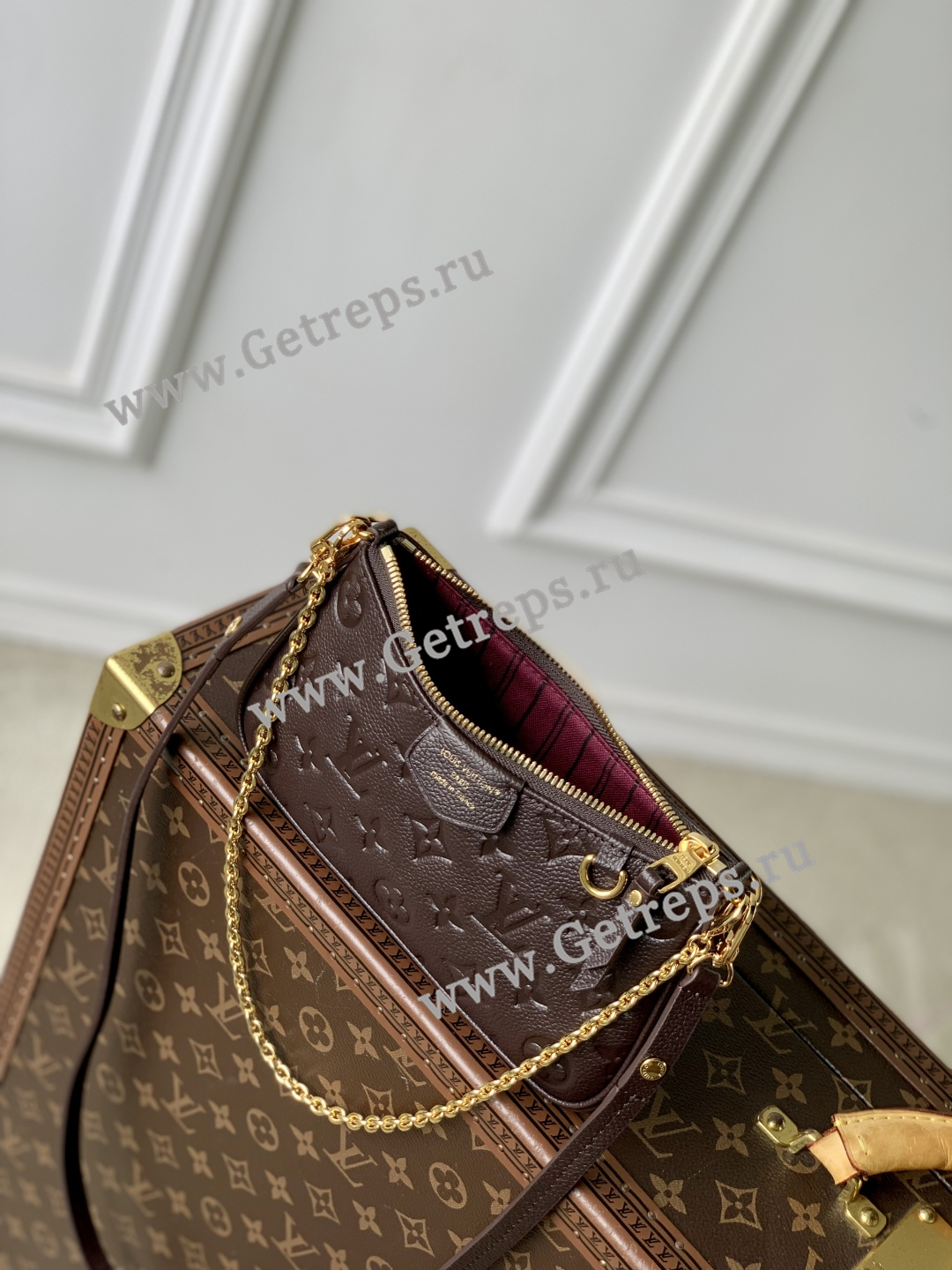 Louis Vuitton M13614 Easy Pouch Embossed Grained Cowhide Leather Brown