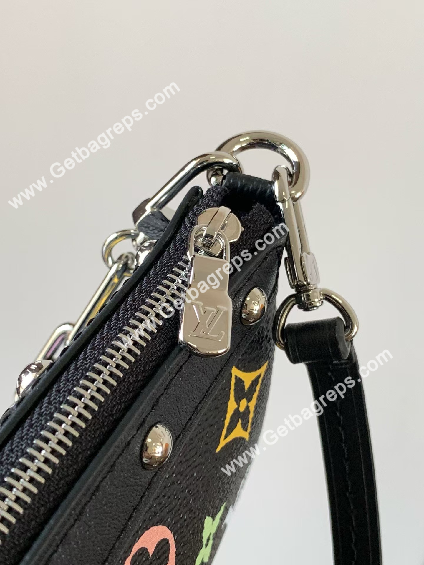 Louis Vuitton M13663 Pochette Accessoires Multicolored
