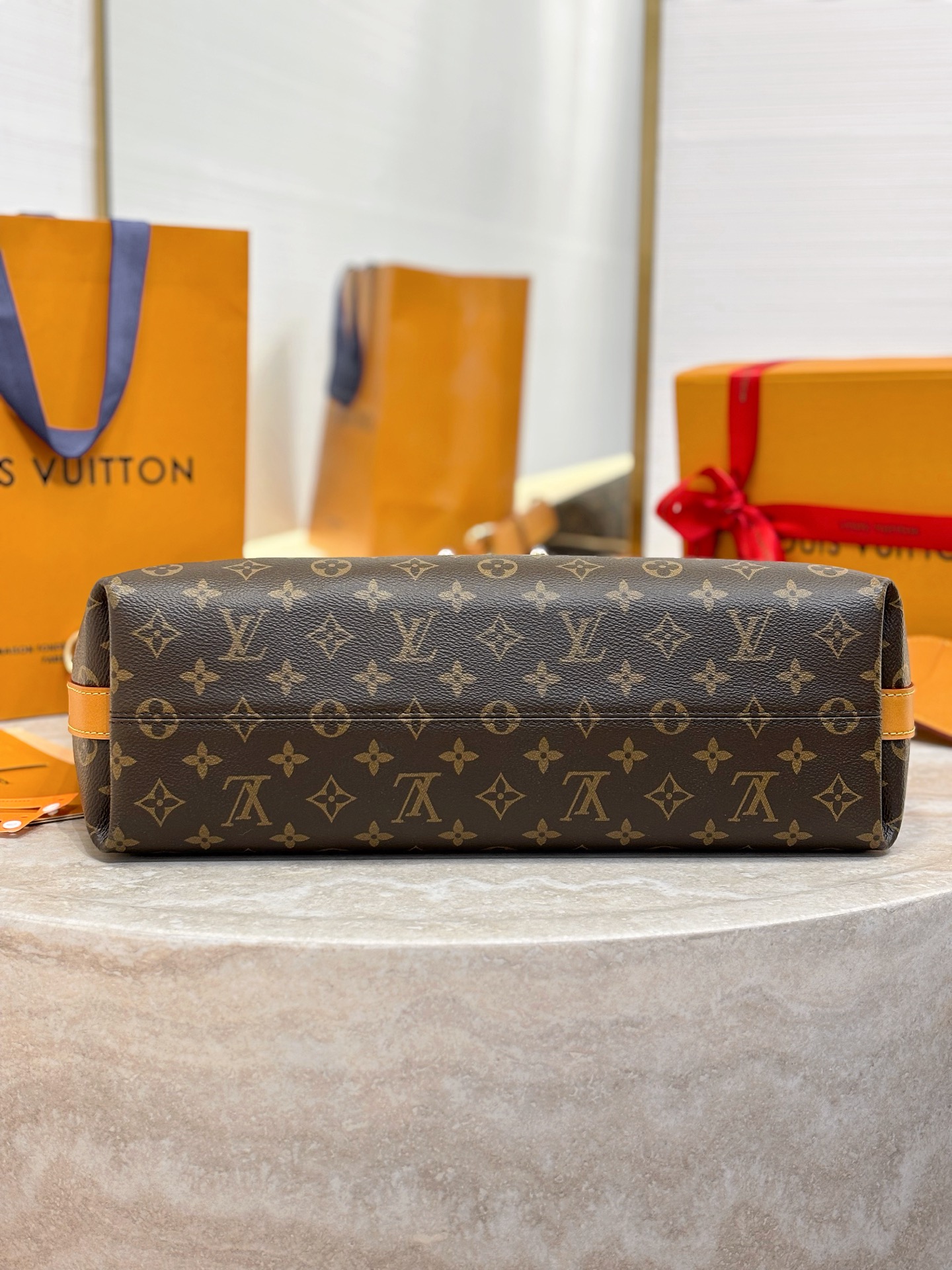 Louis Vuitton M14018 Vagabond Hobo Monogram coated canvas