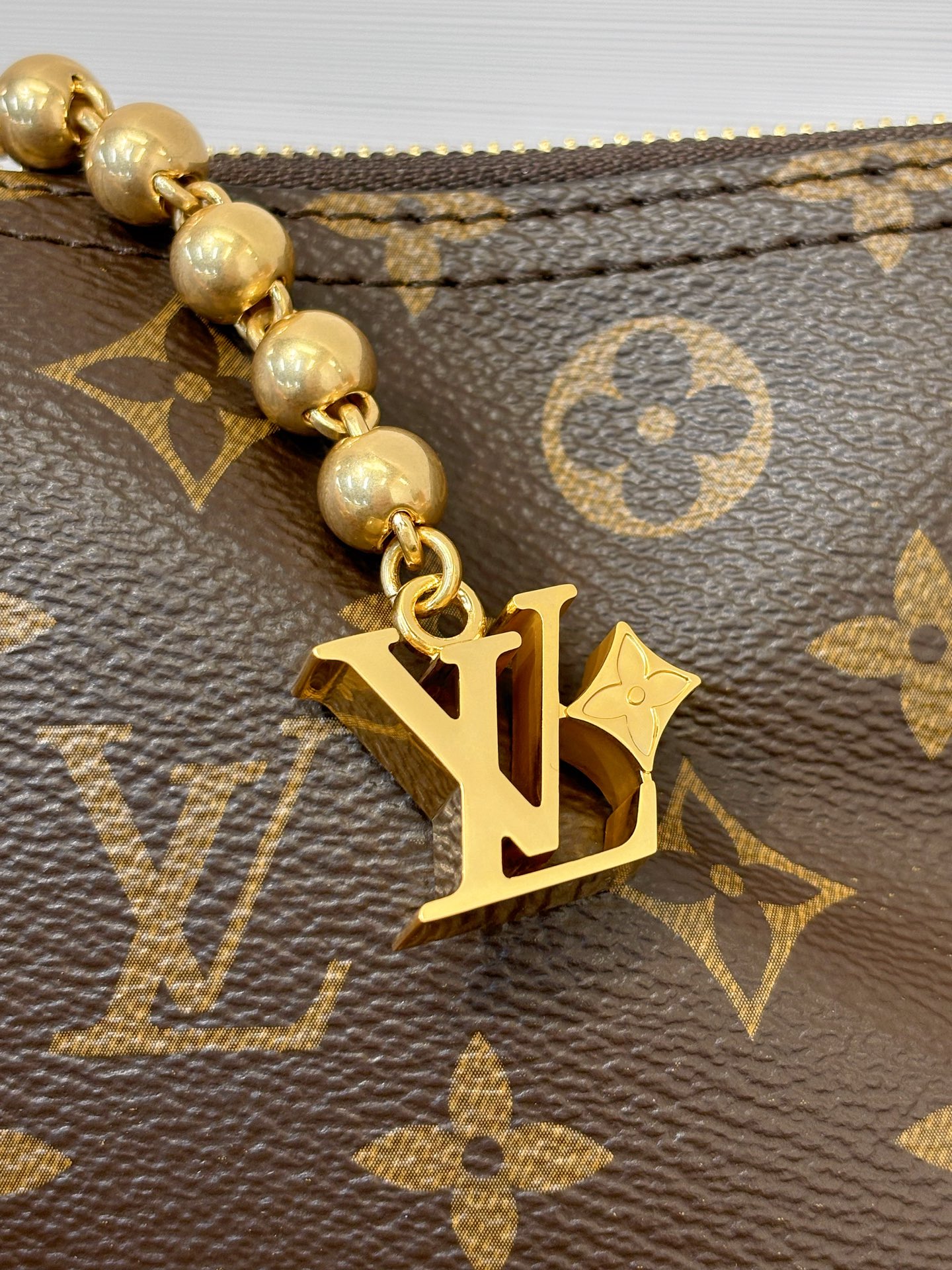 Louis Vuitton M14018 Vagabond Hobo Monogram coated canvas