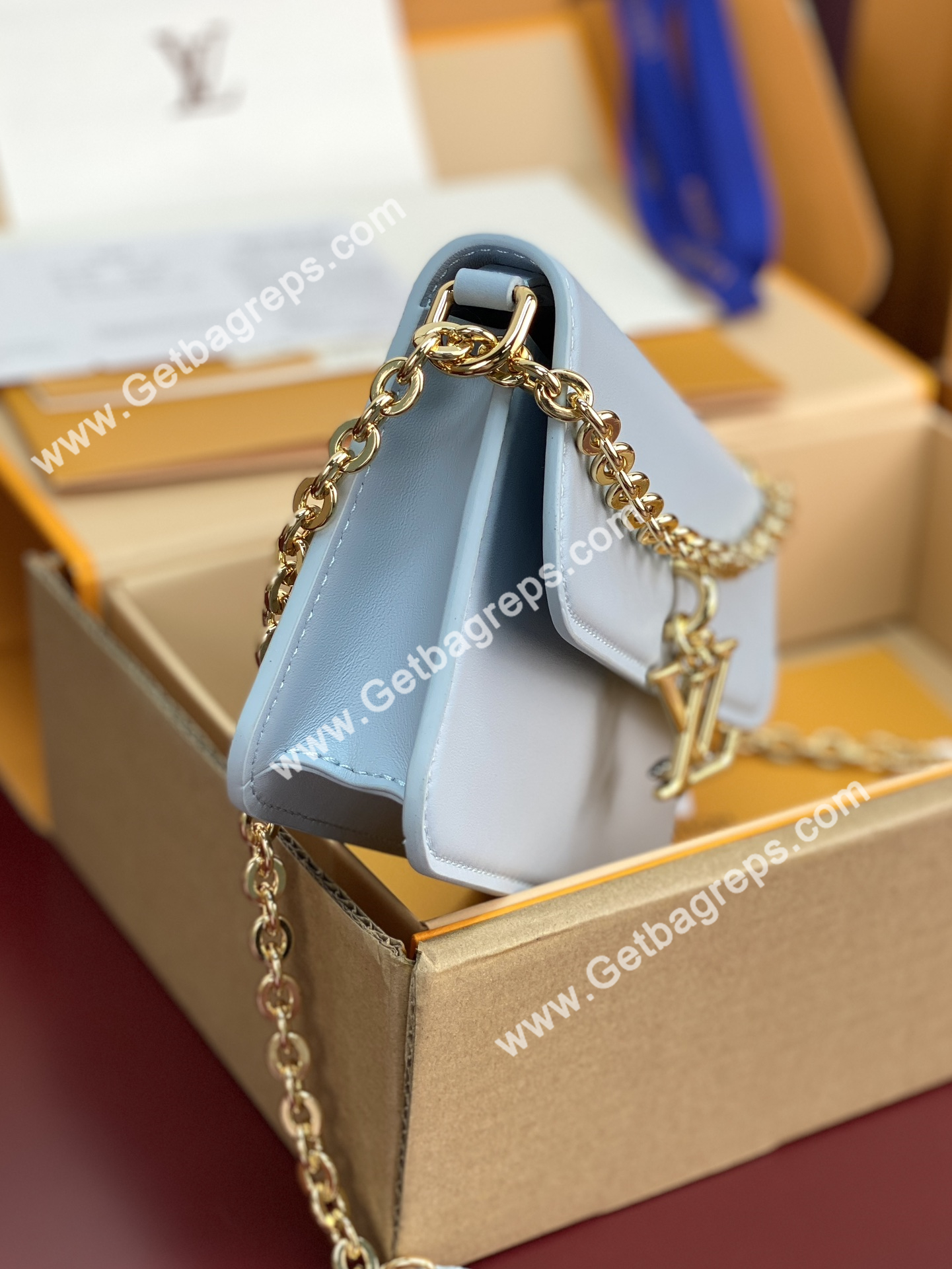 Louis Vuitton M14547 Wallet On Chain LV Bloom LOUIS VUITTON Azure Blue