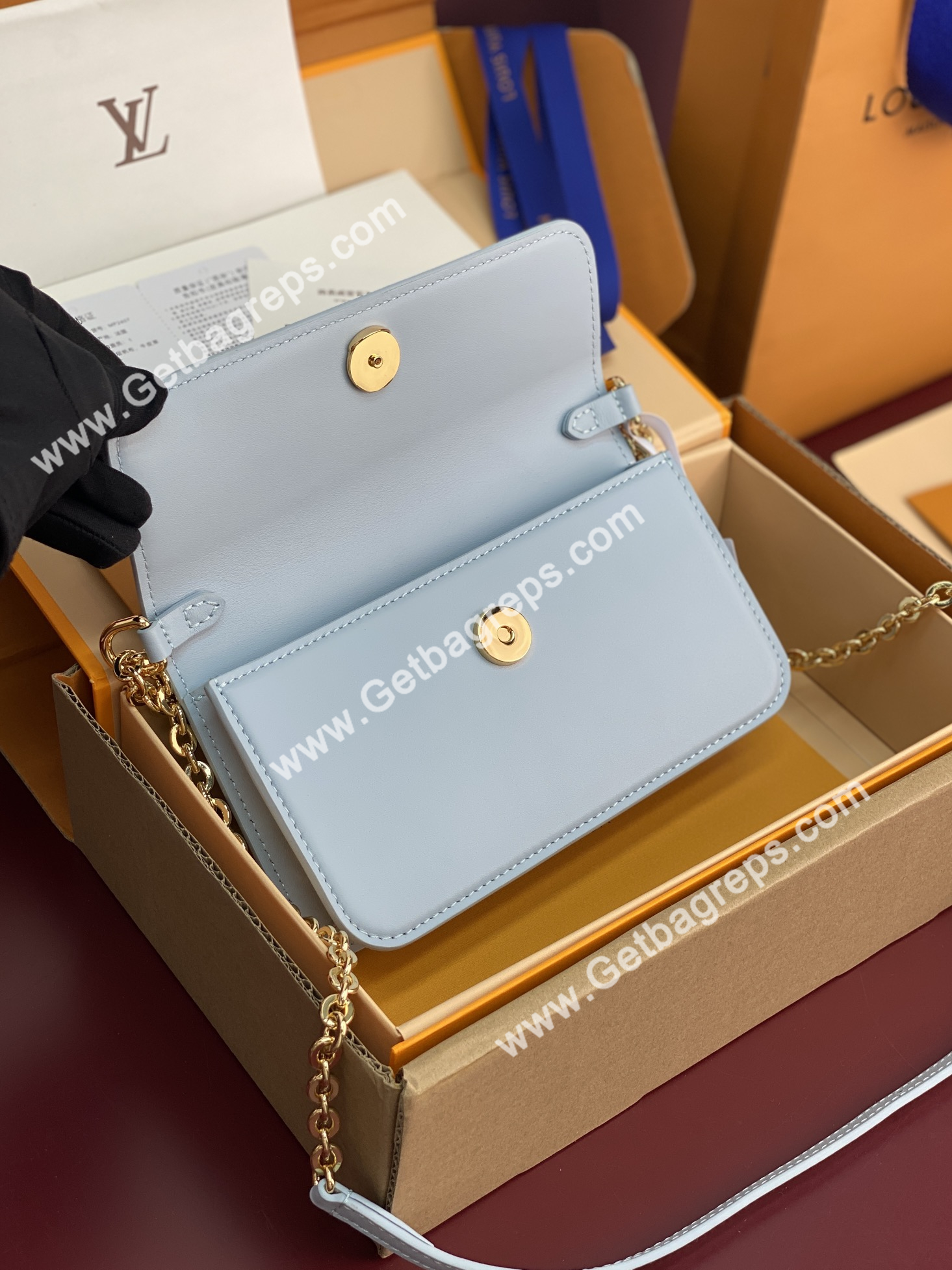 Louis Vuitton M14547 Wallet On Chain LV Bloom LOUIS VUITTON Azure Blue