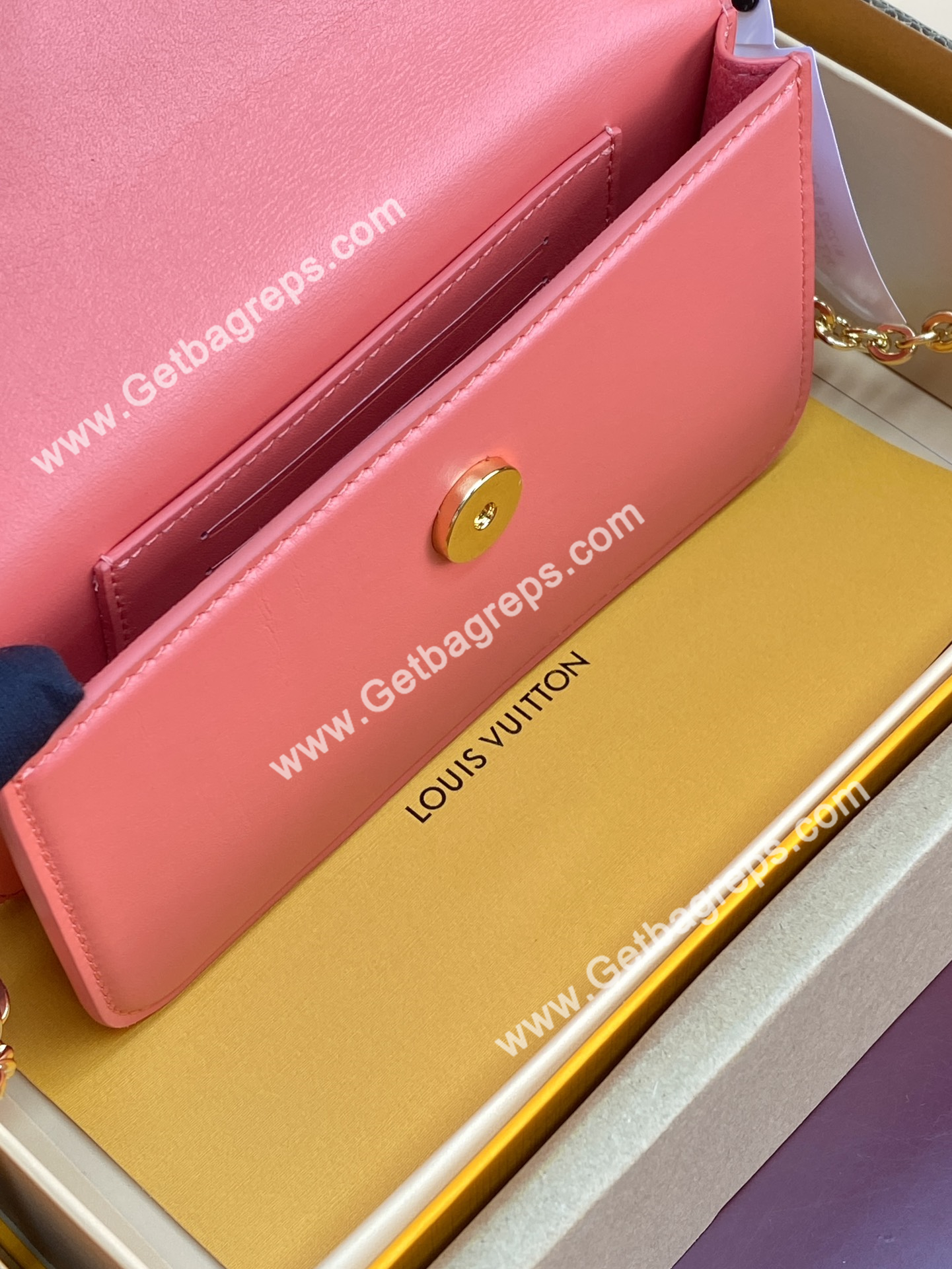 Louis Vuitton M14548 Wallet On Chain LV Bloom LOUIS VUITTON Sweet Coral