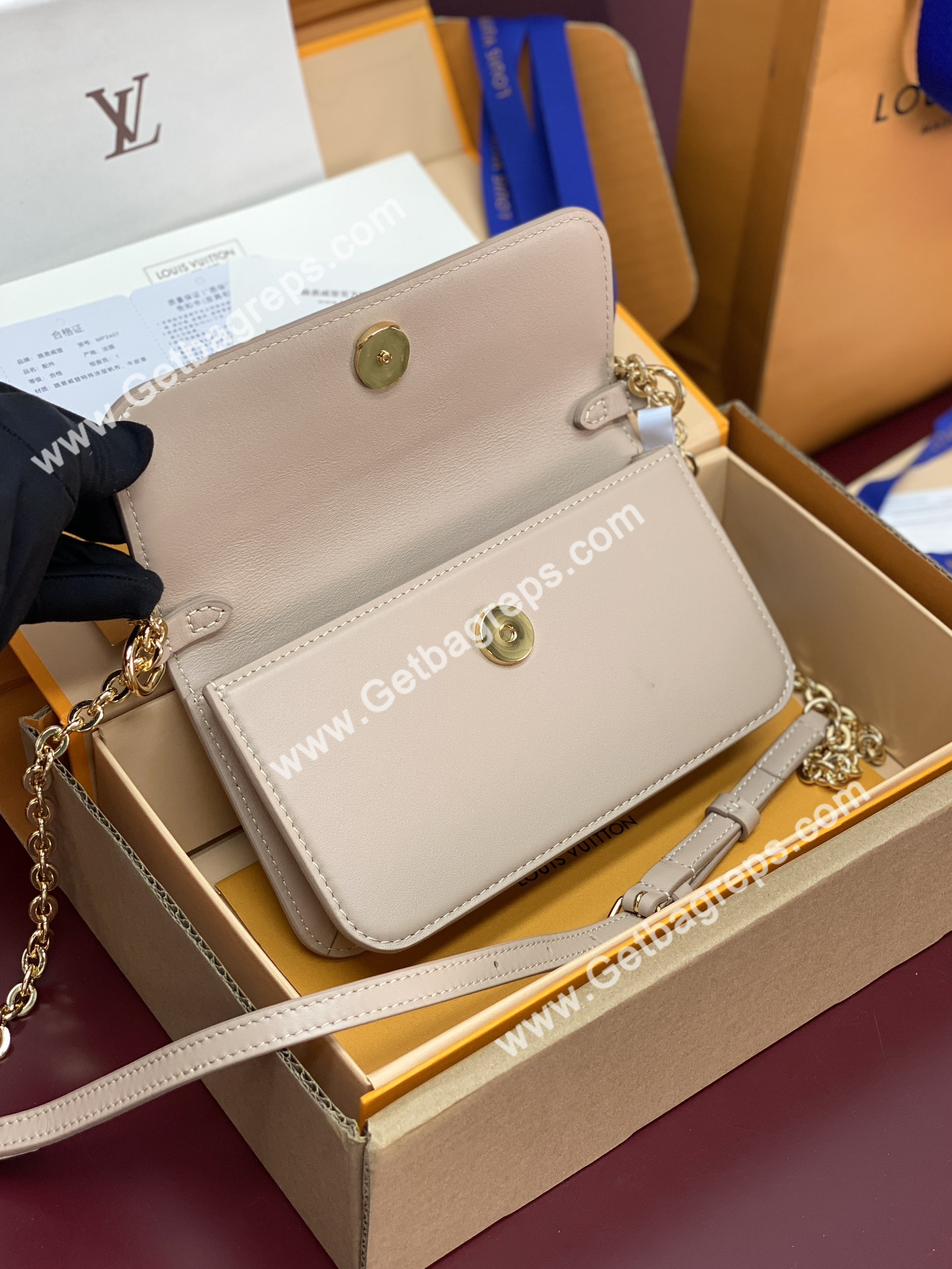 Louis Vuitton M14581 Wallet On Chain LV Bloom LOUIS VUITTON Sand