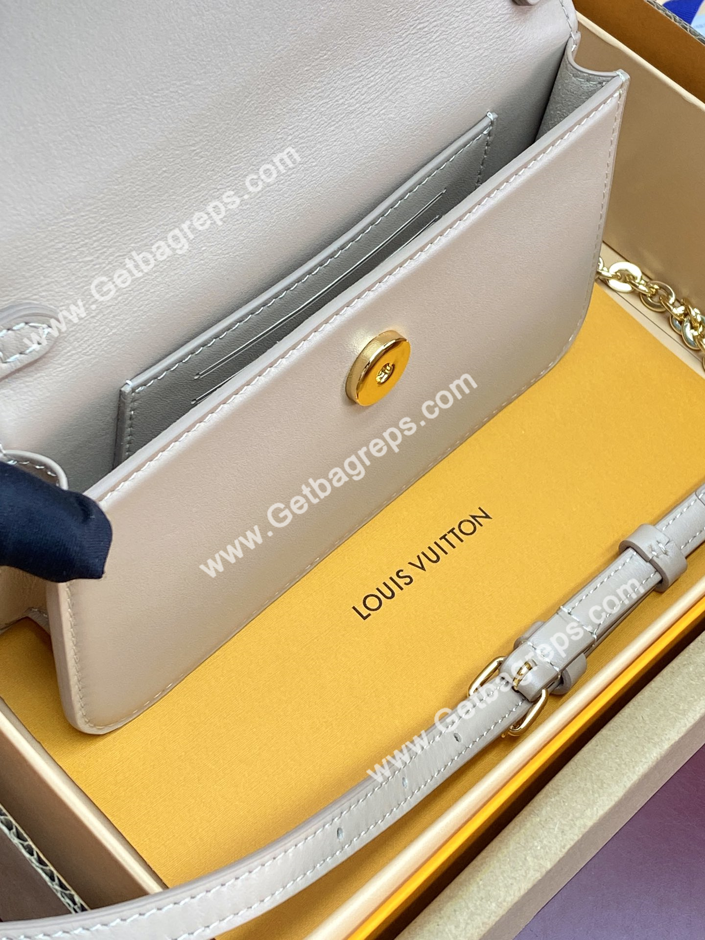 Louis Vuitton M14581 Wallet On Chain LV Bloom LOUIS VUITTON Sand