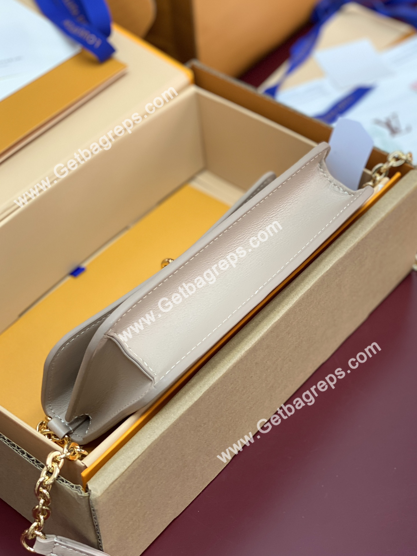Louis Vuitton M14581 Wallet On Chain LV Bloom LOUIS VUITTON Sand
