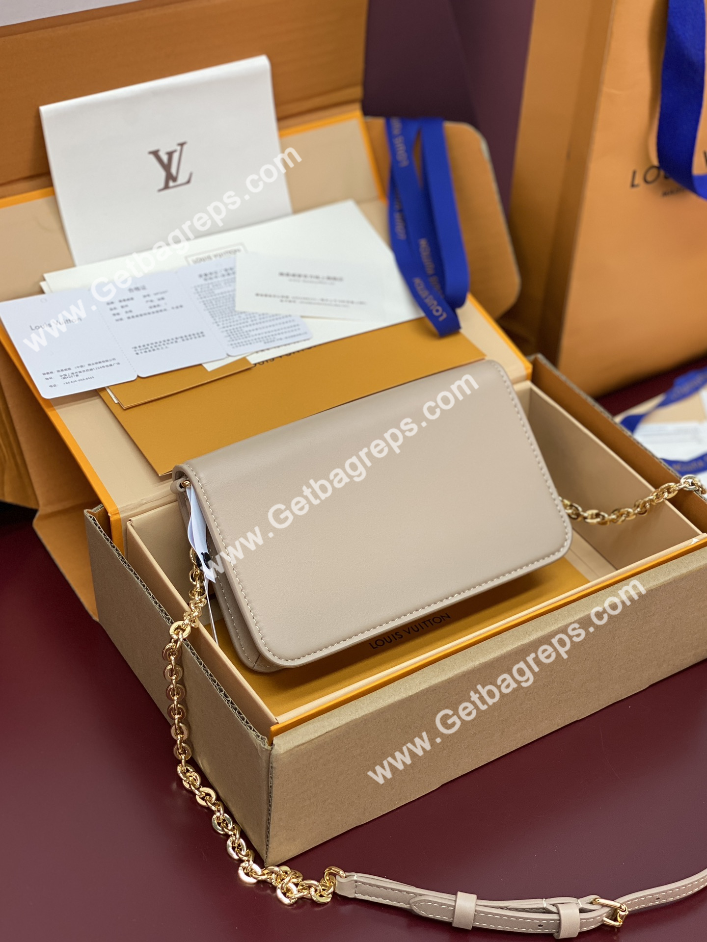 Louis Vuitton M14581 Wallet On Chain LV Bloom LOUIS VUITTON Sand