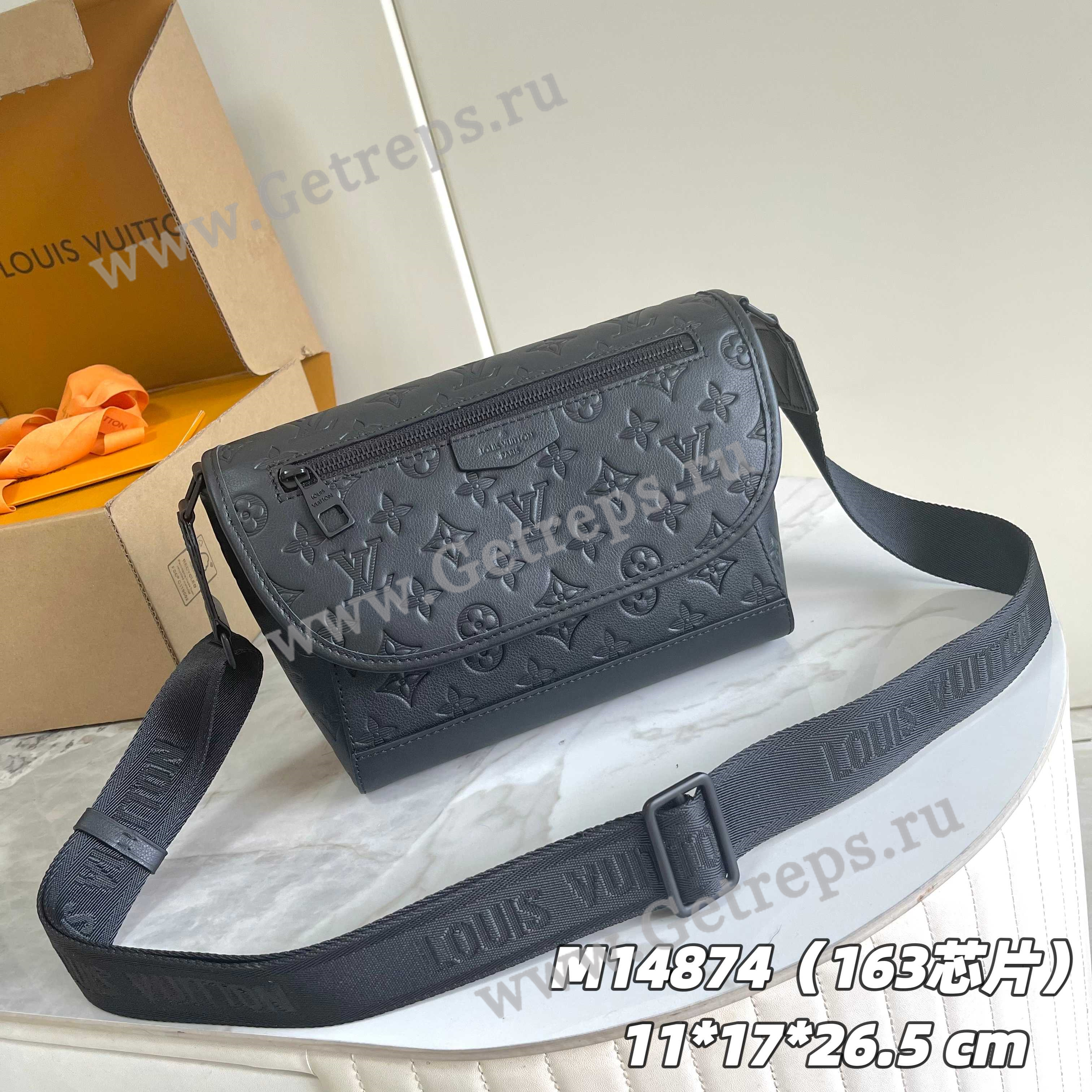 Louis Vuitton M14912 Pulse Messenger Black