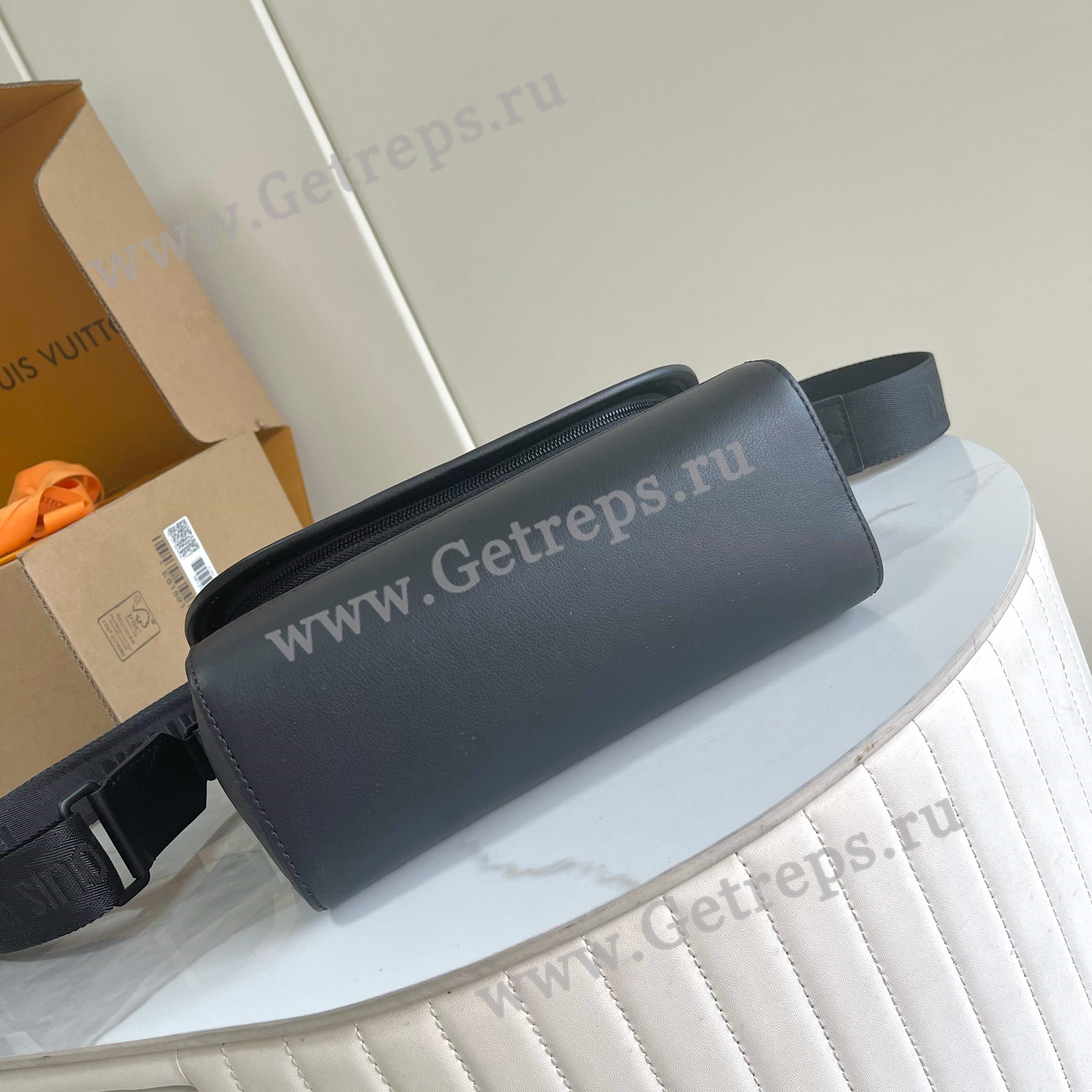 Louis Vuitton M14912 Pulse Messenger Black