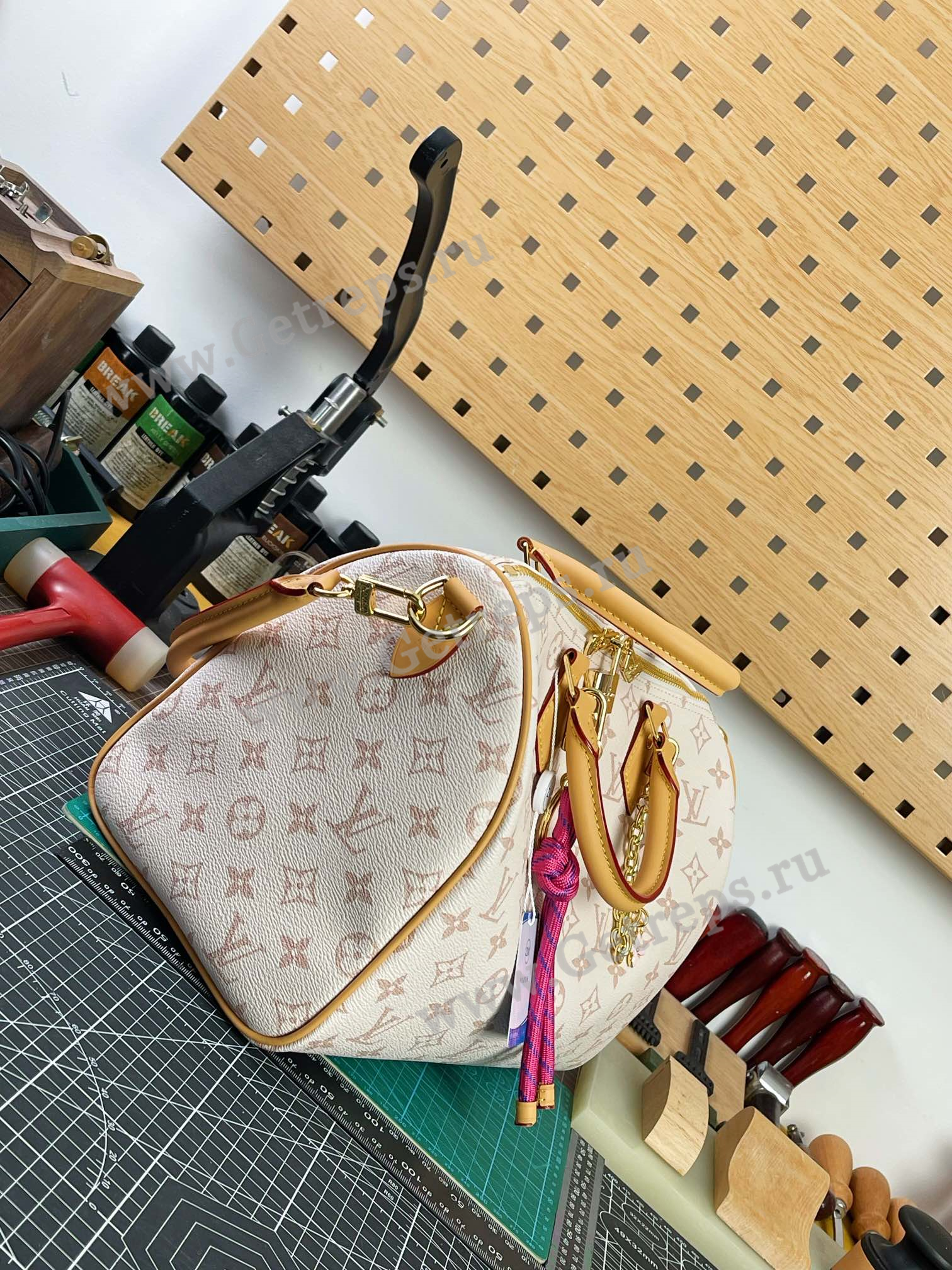 Louis Vuitton M15108 Speedy Soft 30 Lucky